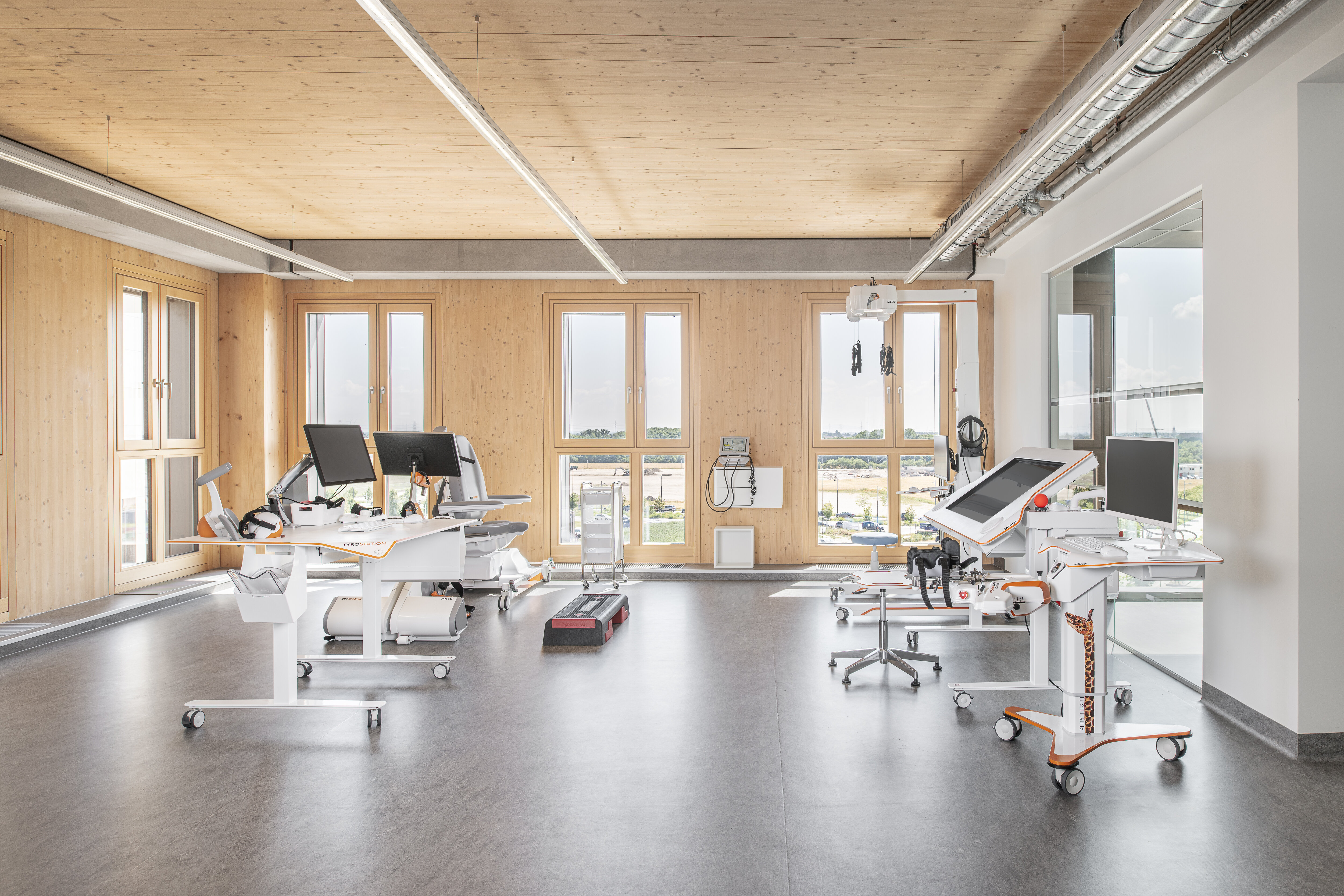 Bild von Geräten im Therapiezentrum tech2people