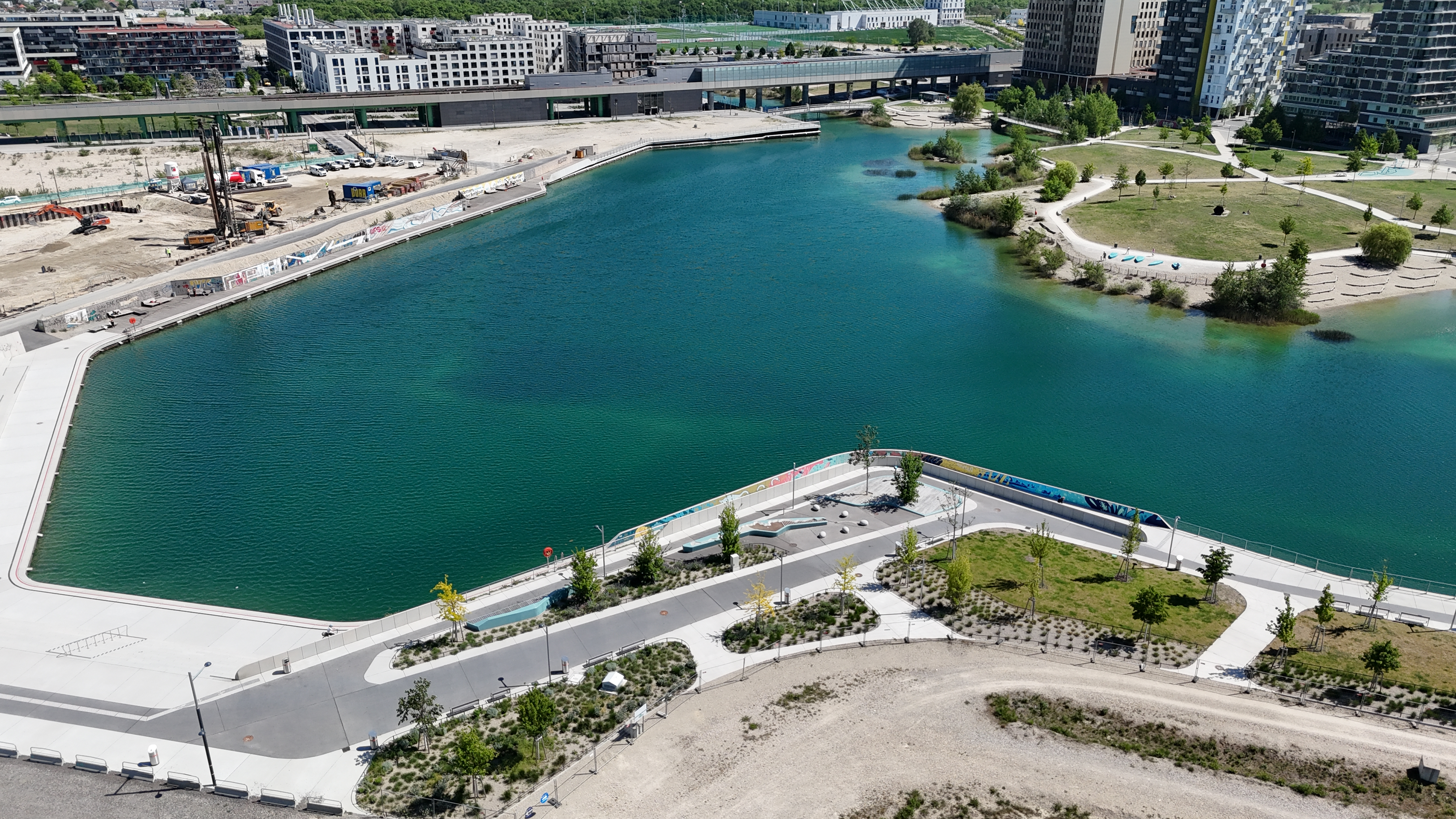 Seestadt See mit Ufer von oben