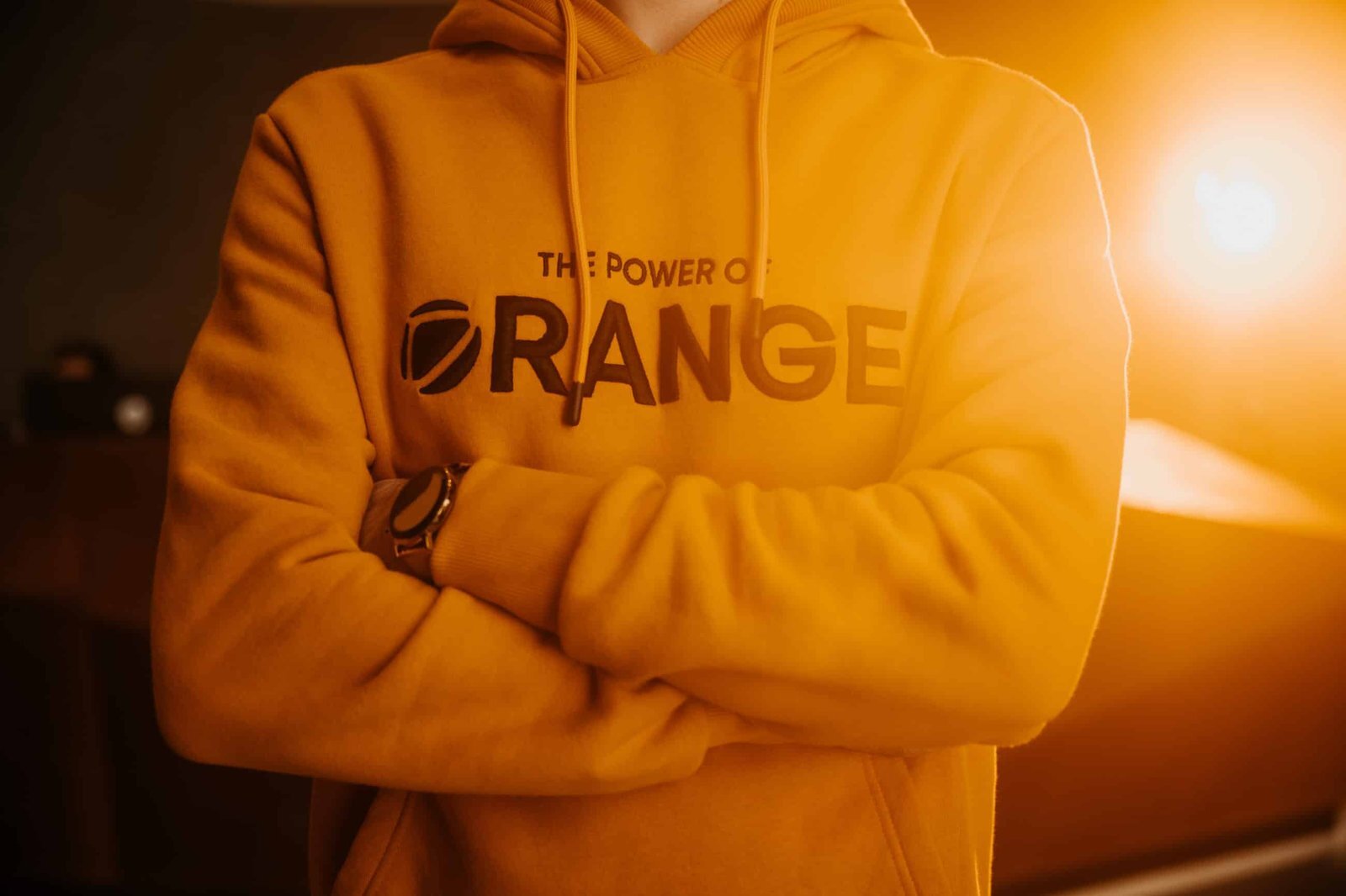 selbstbewusster Mitarbeiter des Beratungsunternehmens cbs