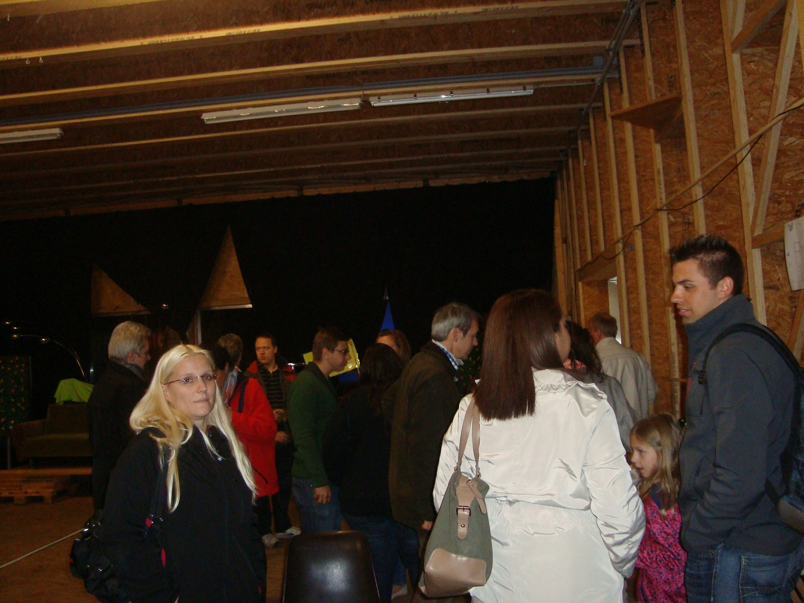 NachbarInnen lernen sich kennen – face-to-face – in der Fabrik!