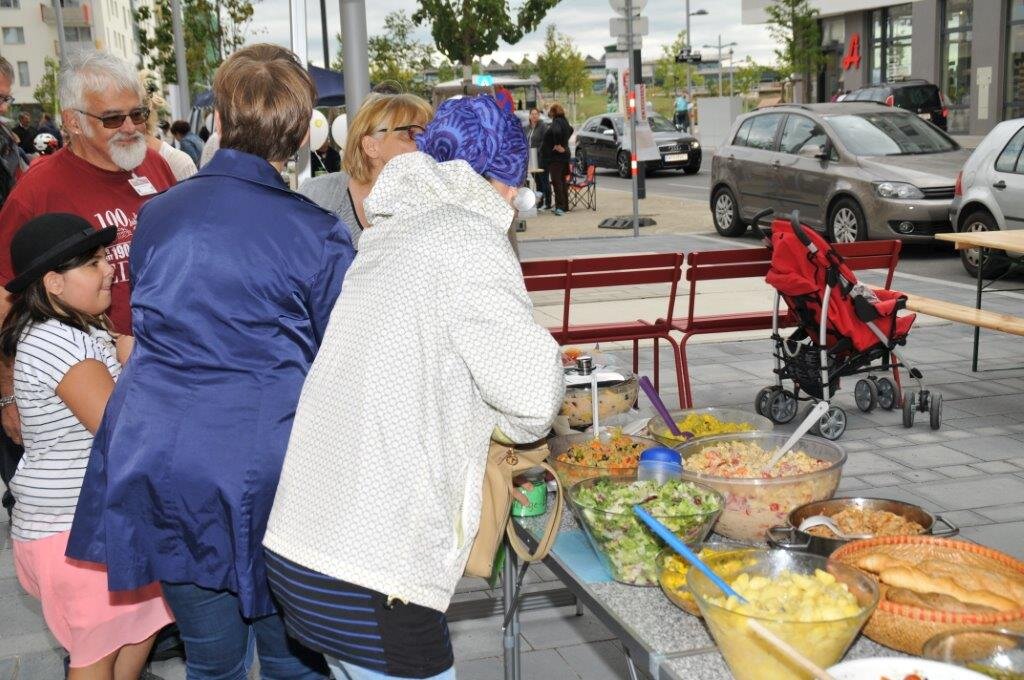 Kochlaunige Menschen gesucht