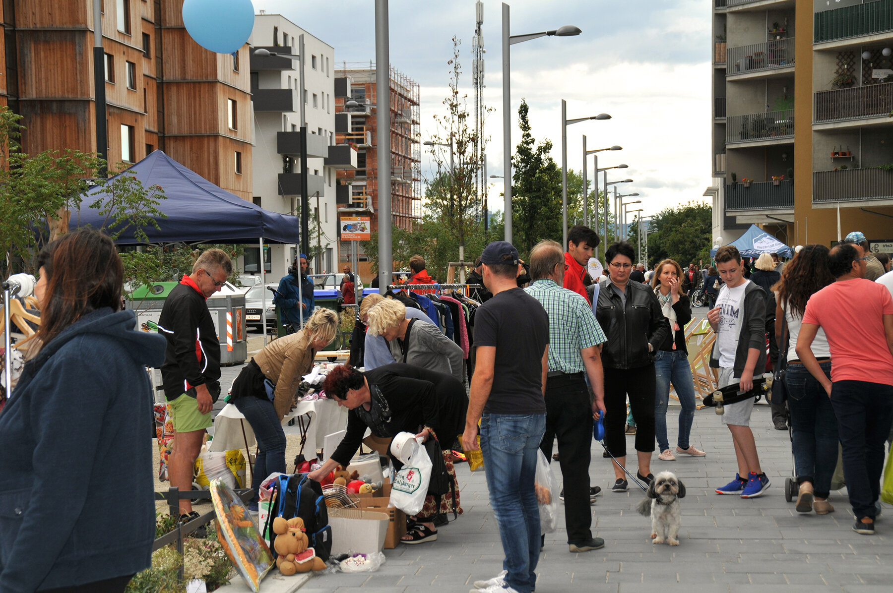 Nachbarschaftsflohmarkt - Restplätze zu vergeben!!