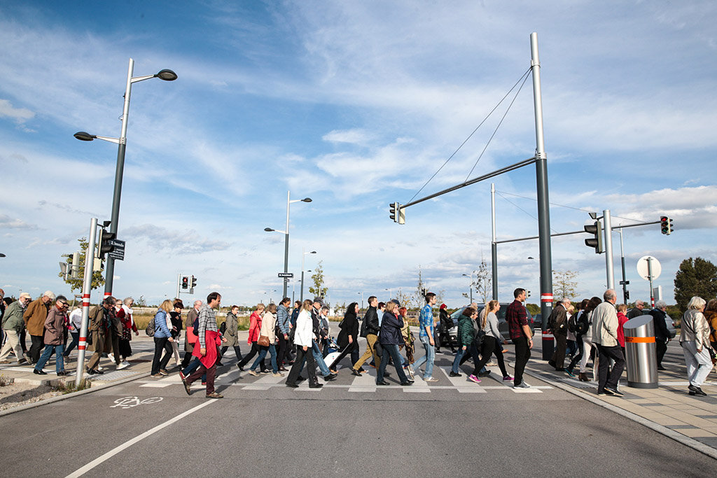 Geh Café durch die Seestadt