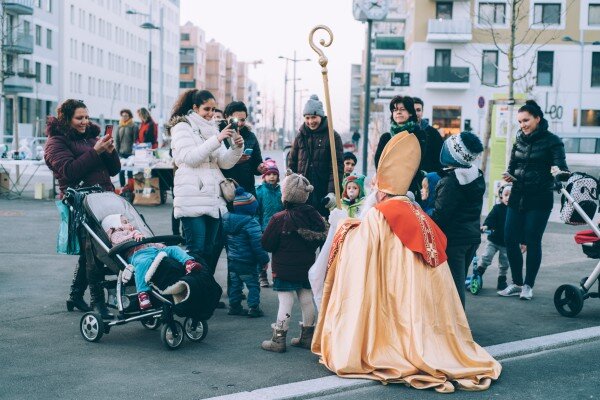 Der Nikolaus besucht die Seestadt