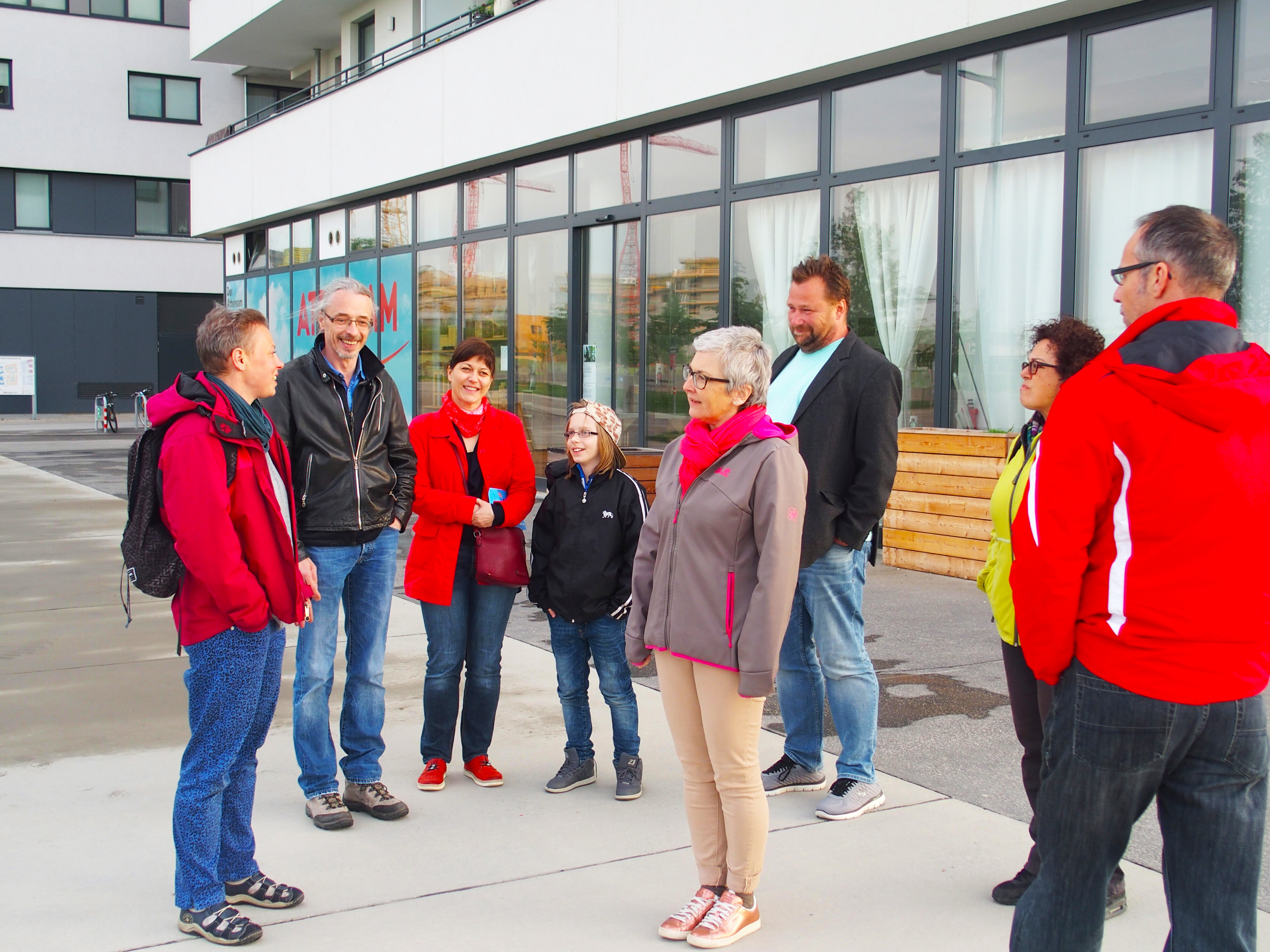 Die "Seestadt-PatInnen" verrieten ihre Lieblingsorte präsentierte neuen BewohnerInnen "ihre" Seestadt