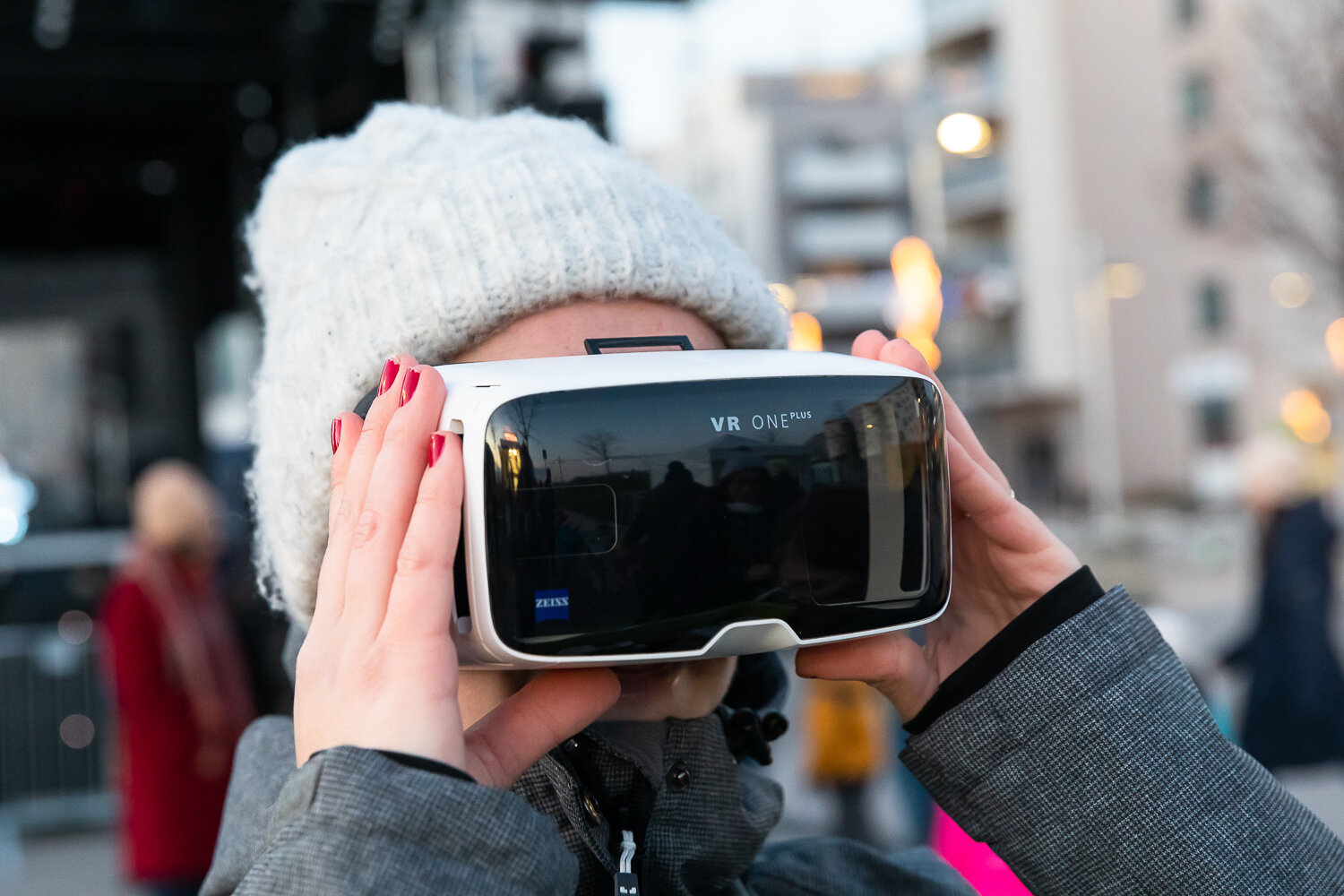 Erkunden Sie mit der kostenlosen VR-Brille der VHS virtuell das Seeparkquartier!
