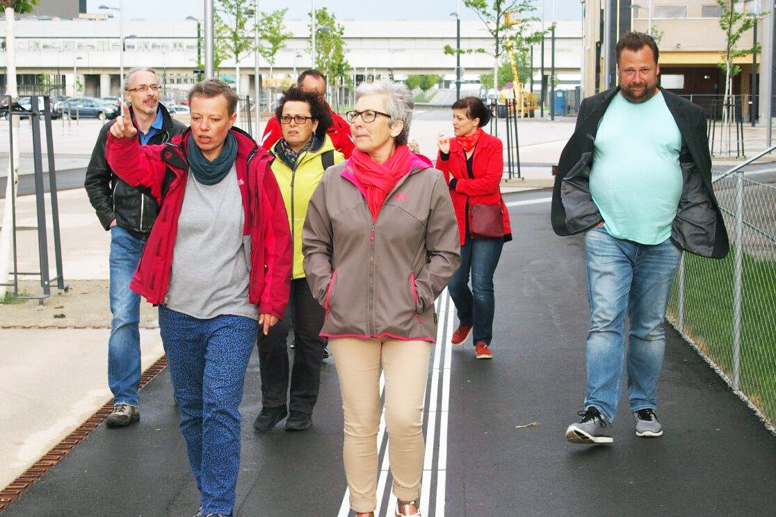 SeestdterInnen zeigen ihre Seestadt her