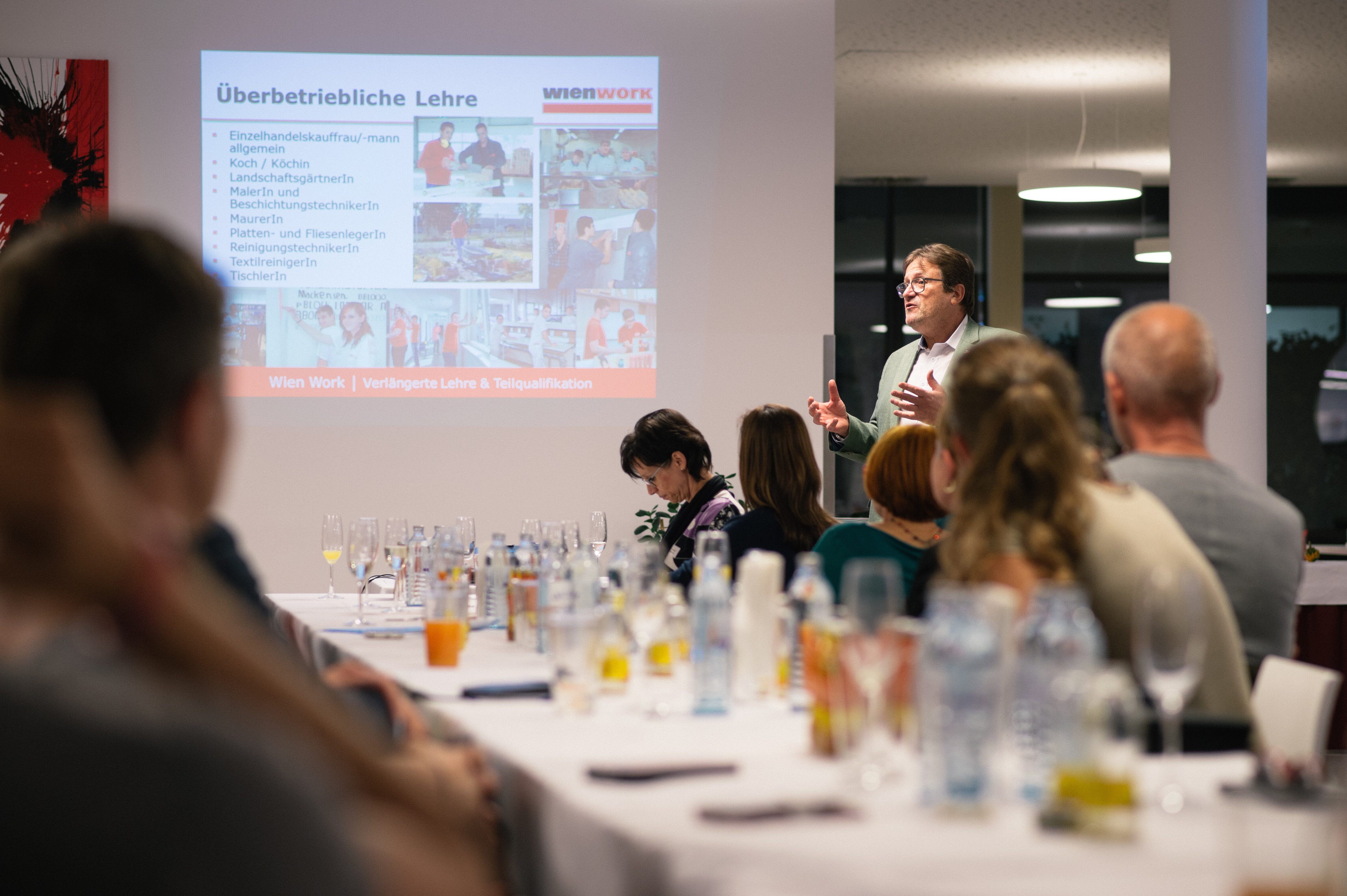 Mit "come2gether on Tour" die Werkshalle von Wien Work besuchen