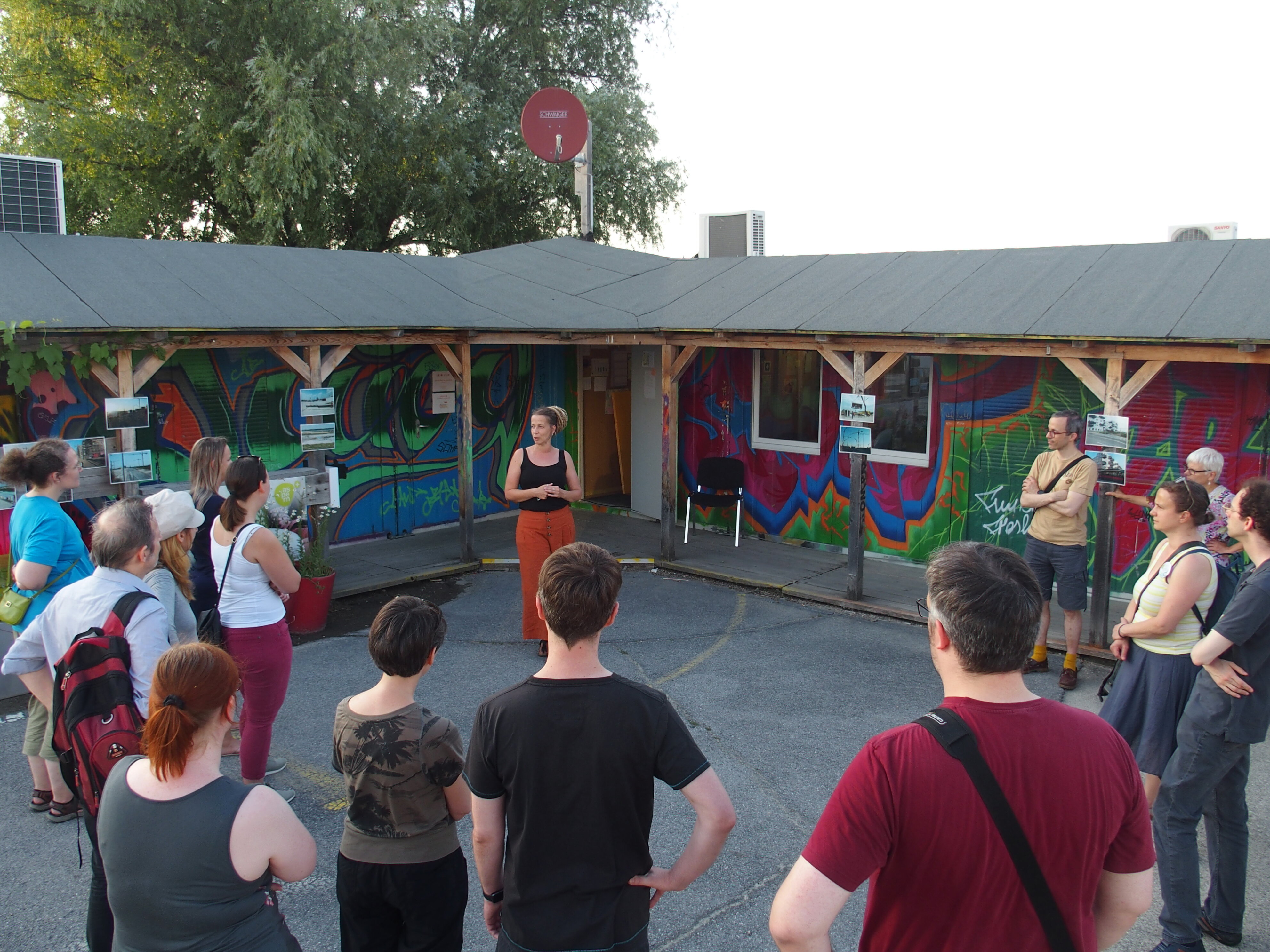 Stadtteilspaziergang mit neuen NachbarInnen