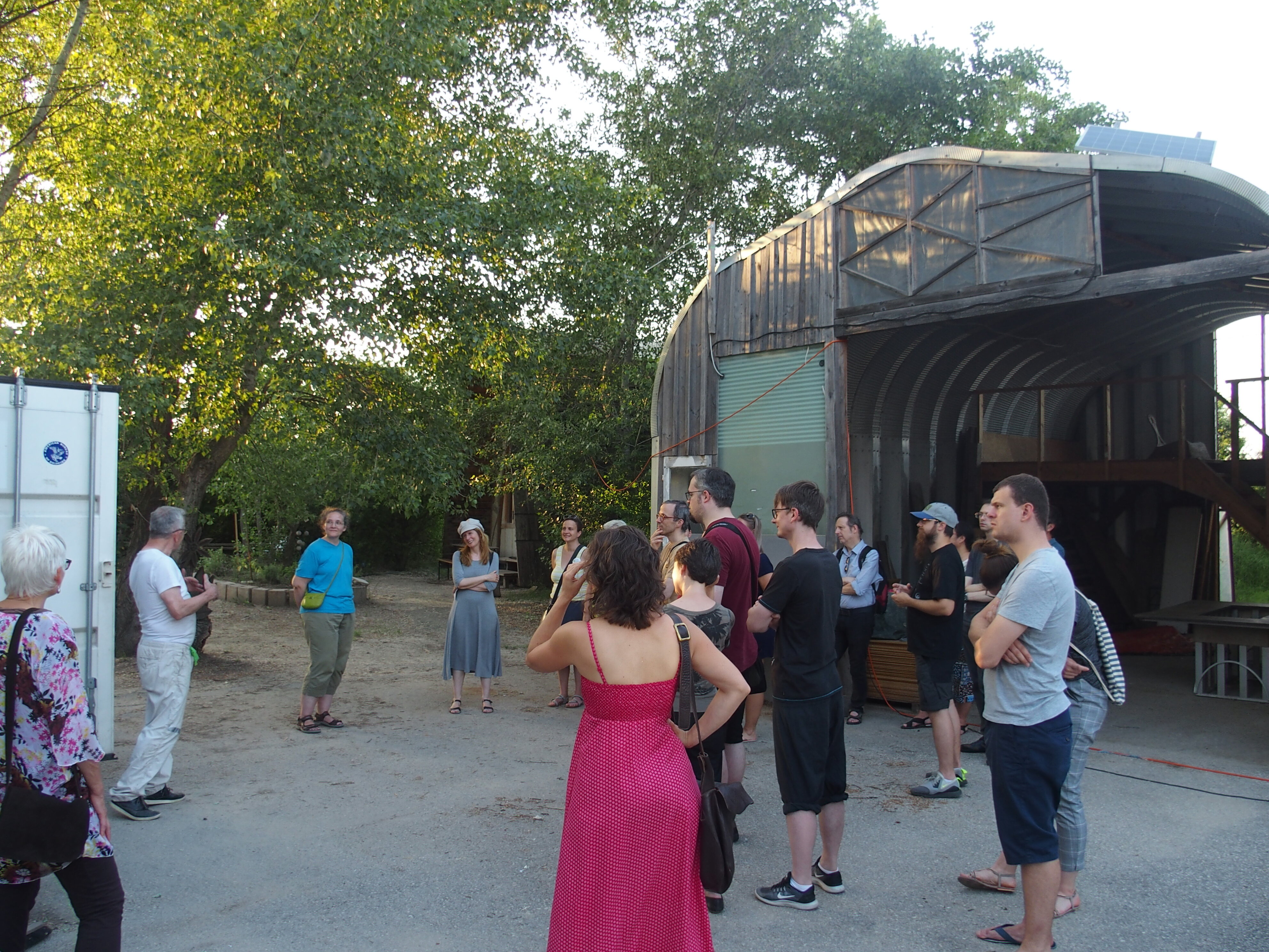 Stadtteilspaziergang mit neuen NachbarInnen