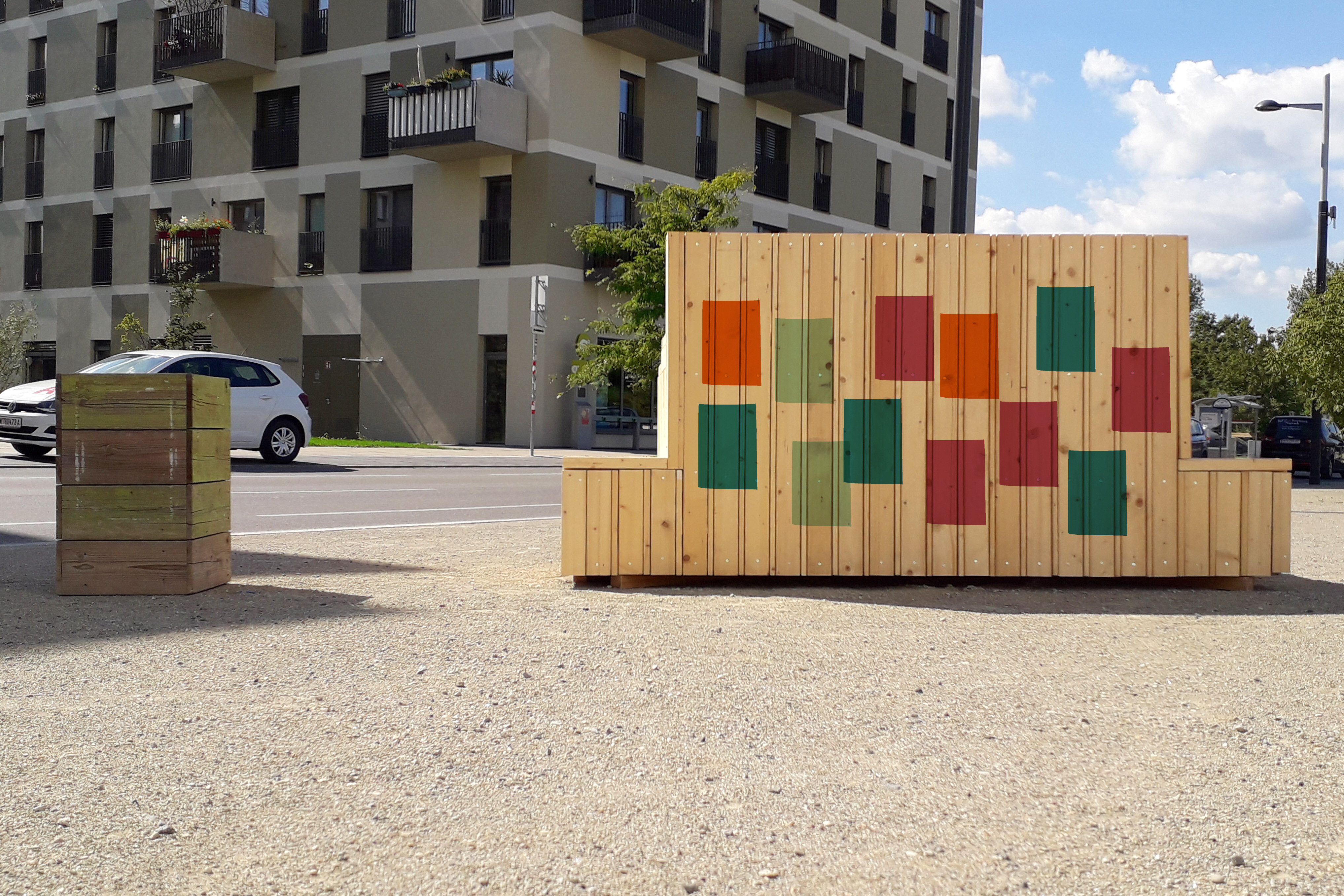 Das neue Gestaltungsmöbel am Stadtstrand dient auch als Plakatwand
