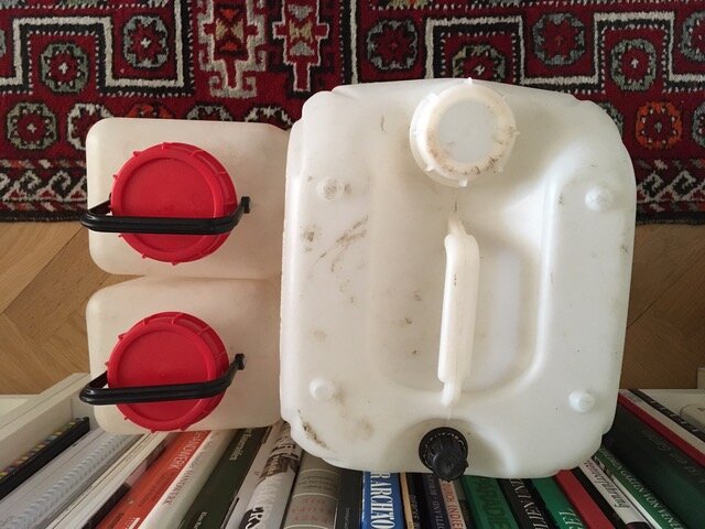 Wasserkanister zum Gießen