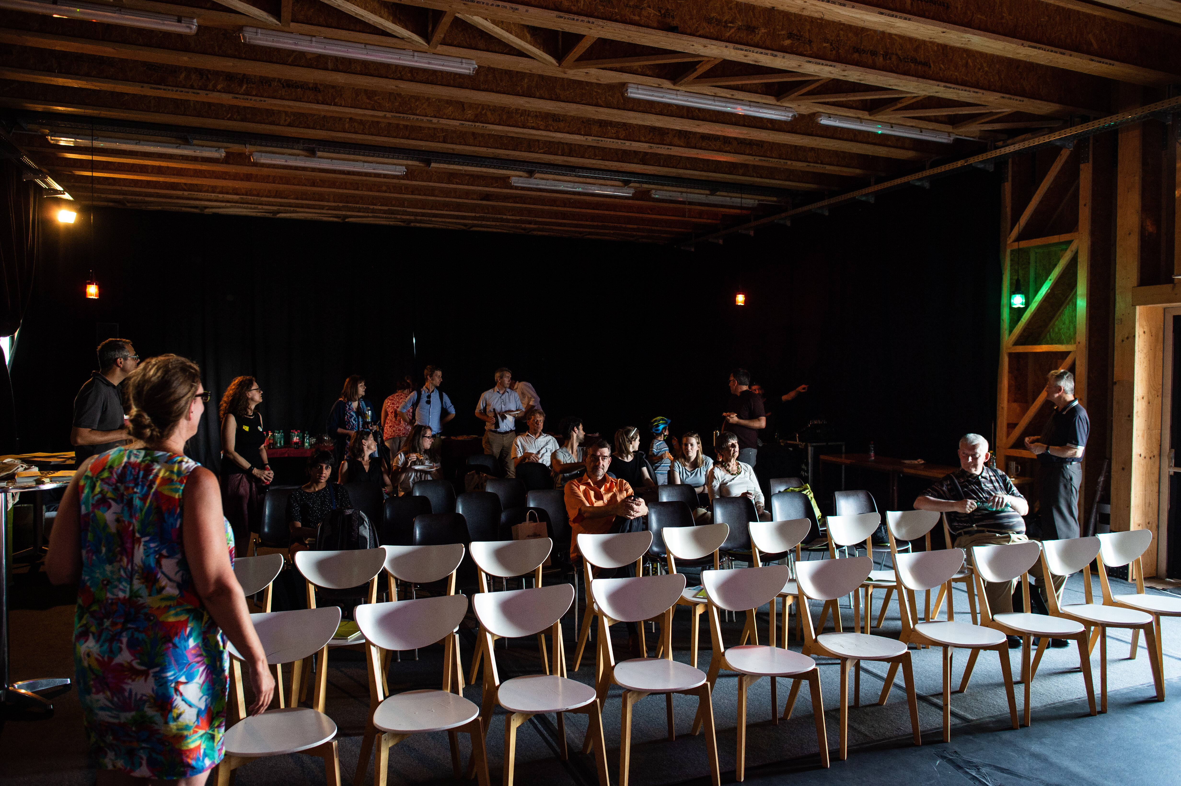 Innenraum mit Bestuhlung für Veranstaltung oder Theater