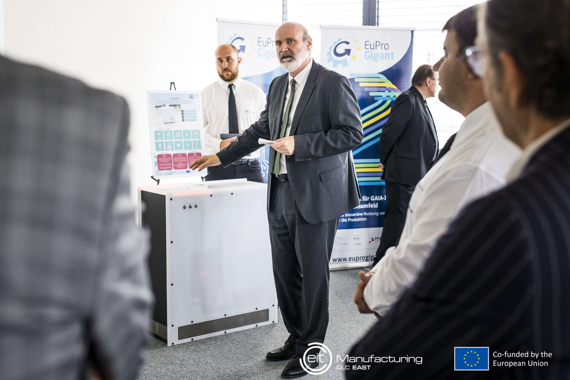 Friedrich Bleicher sprechend.