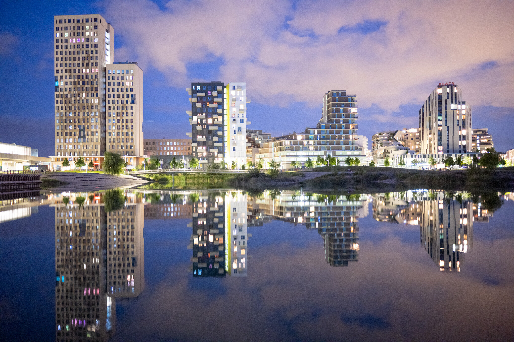 Seeparkquartier mit HoHo im Abendlicht