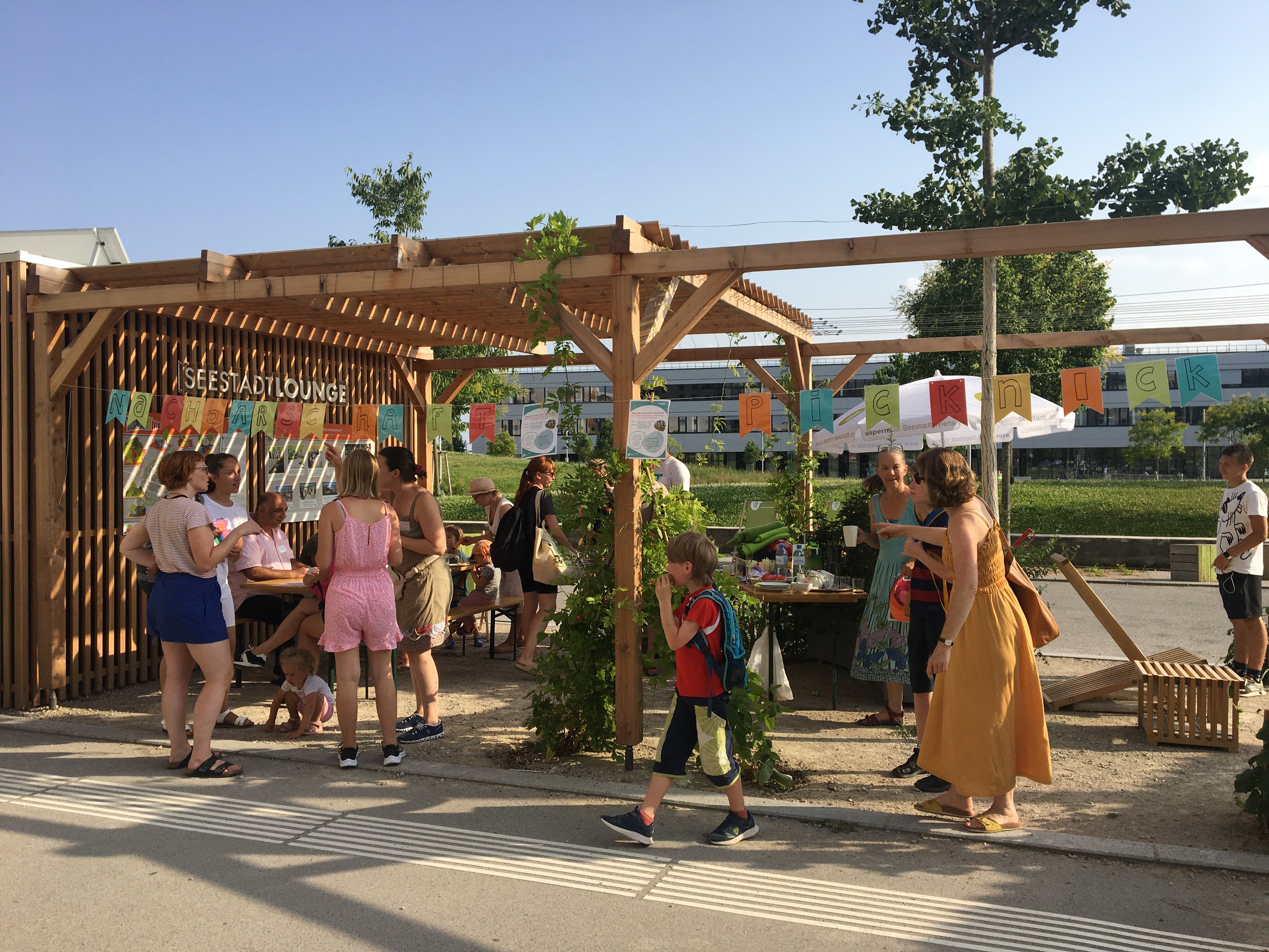 Willlkommenspicknick am Hannah-Arendt-Platz