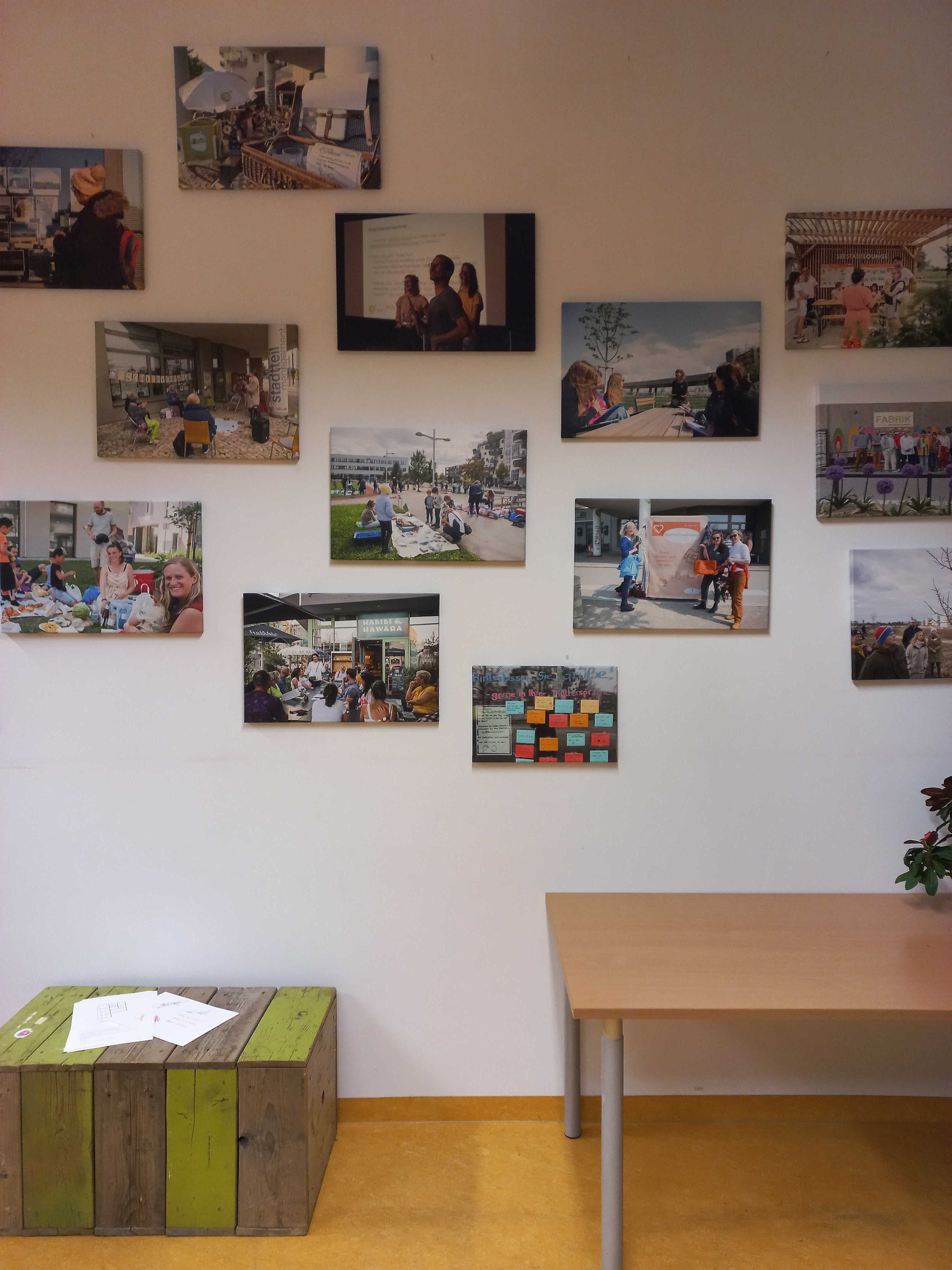 Die neuen Bilder im Foyer des Stadtteilmanagements