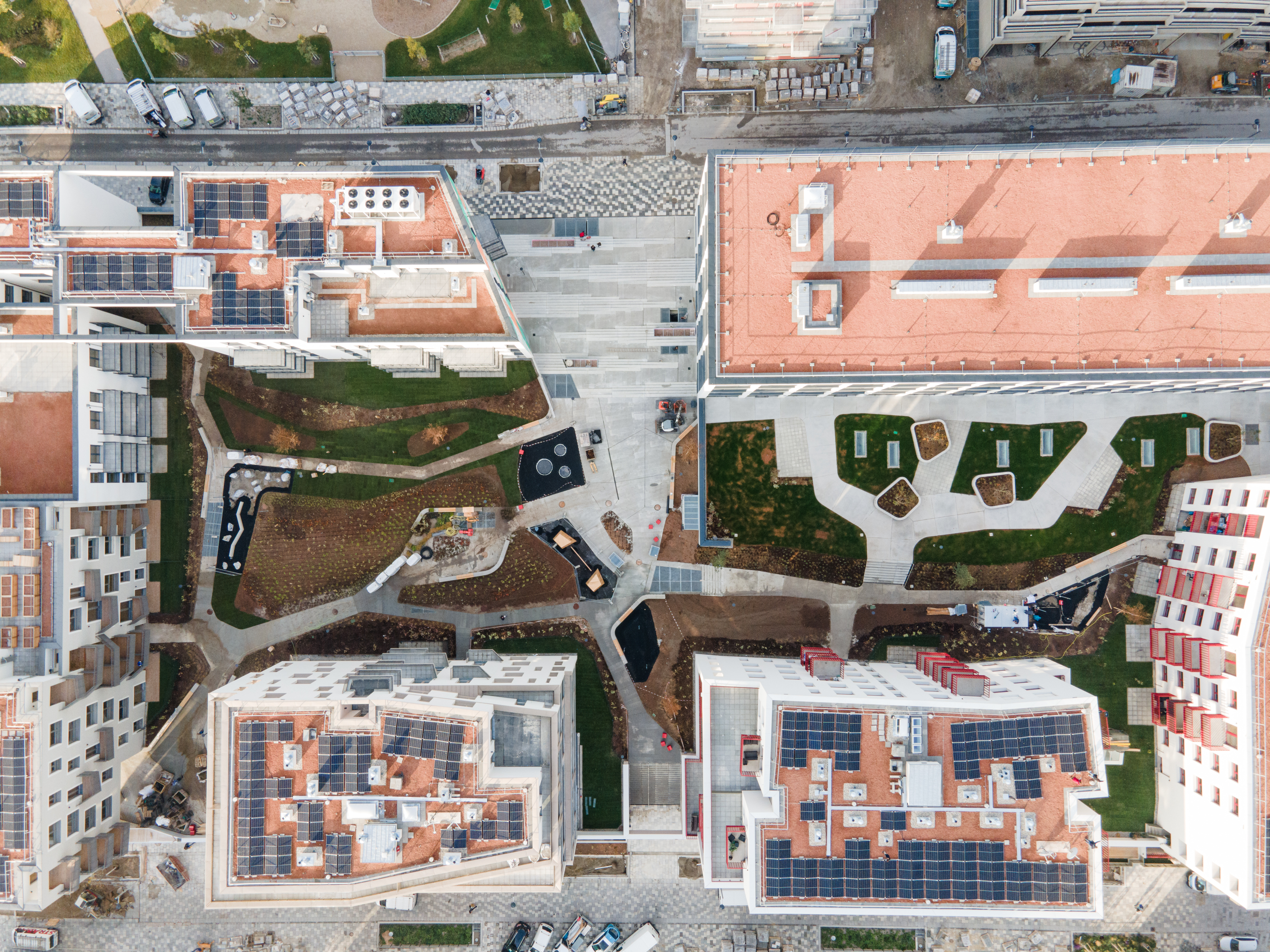 Drohnenfoto von Gebäude in der Seestadt
