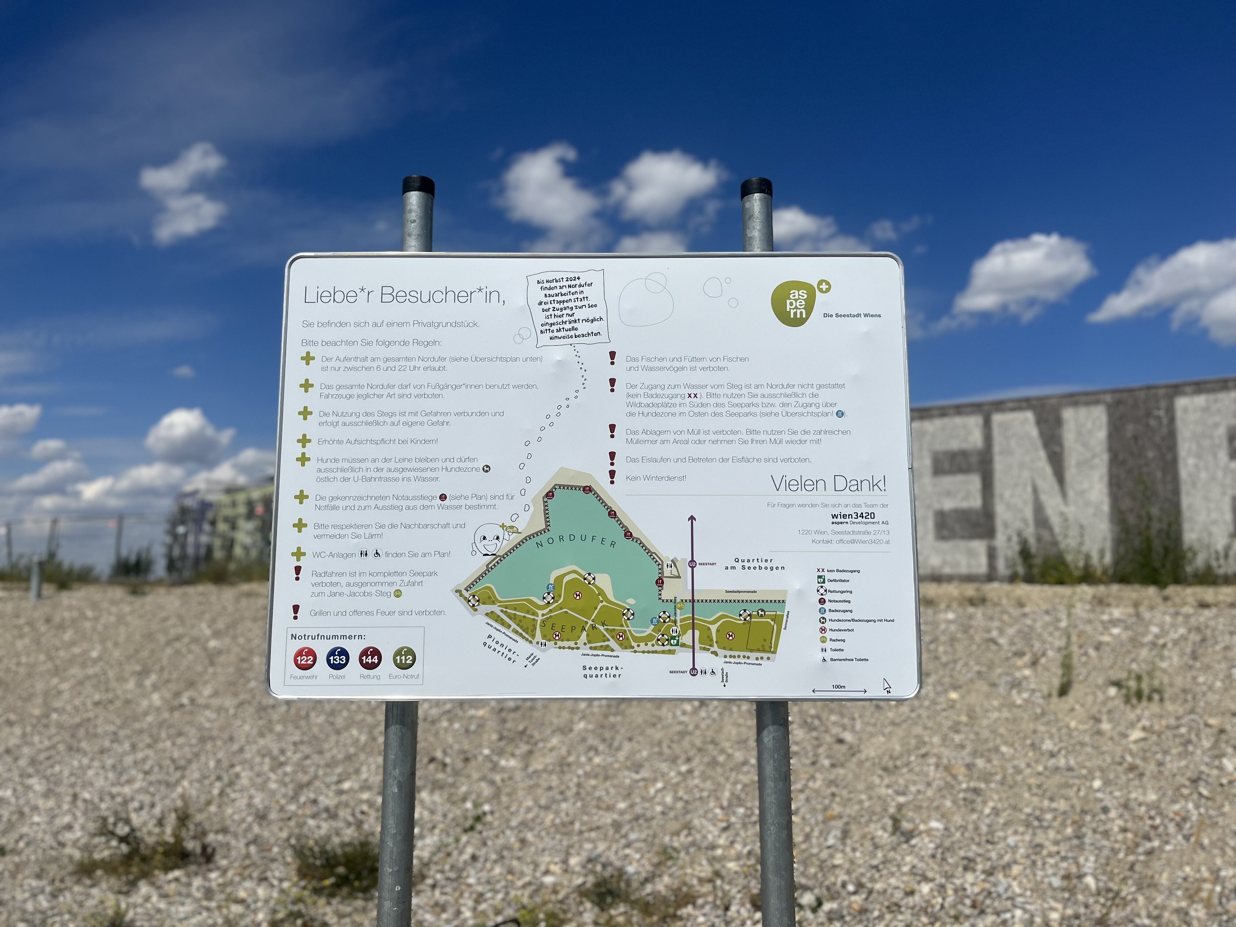 Eine neue Tafel am See