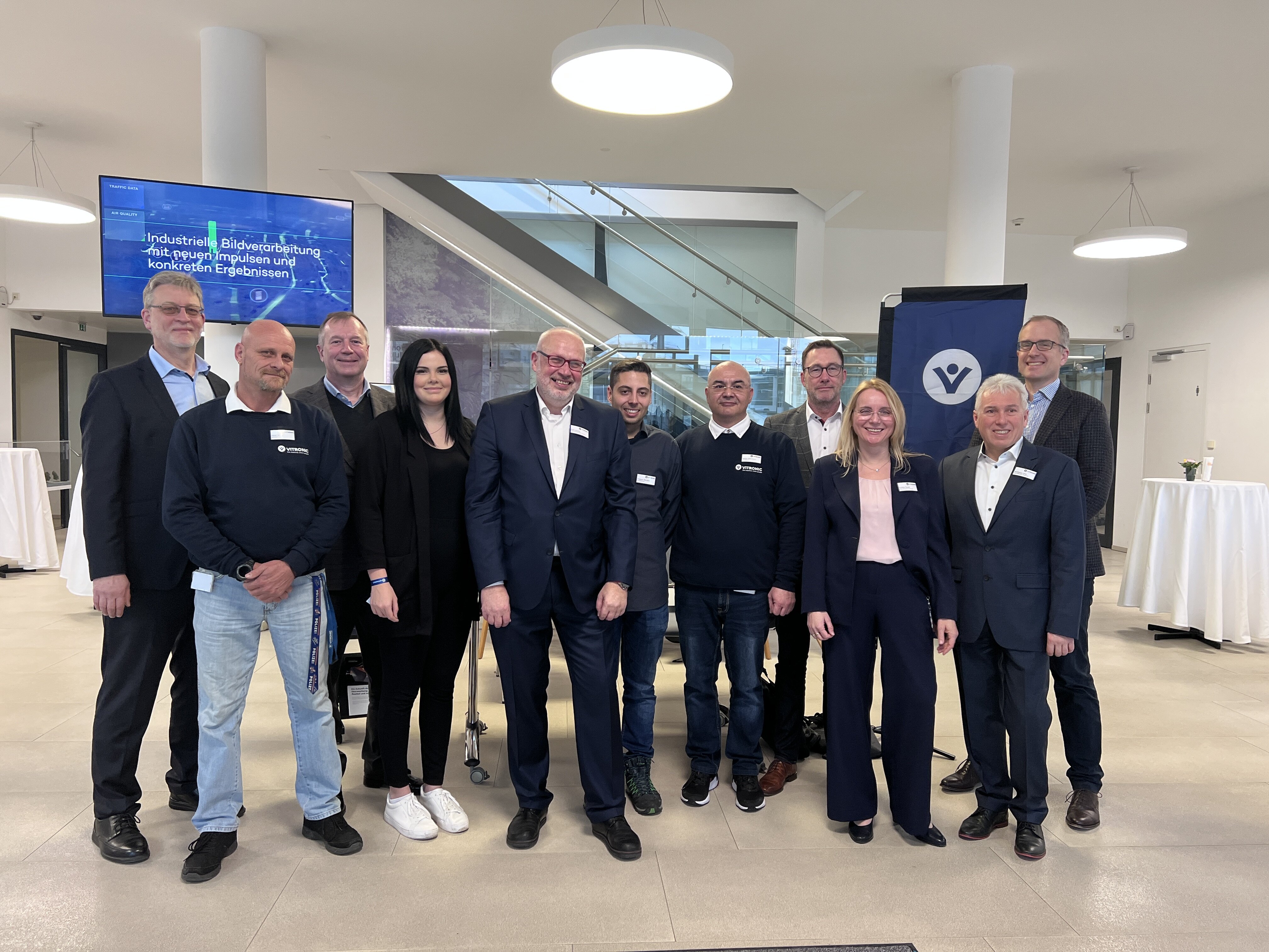 ein Gruppenbilder der Mitarbeiterinnen