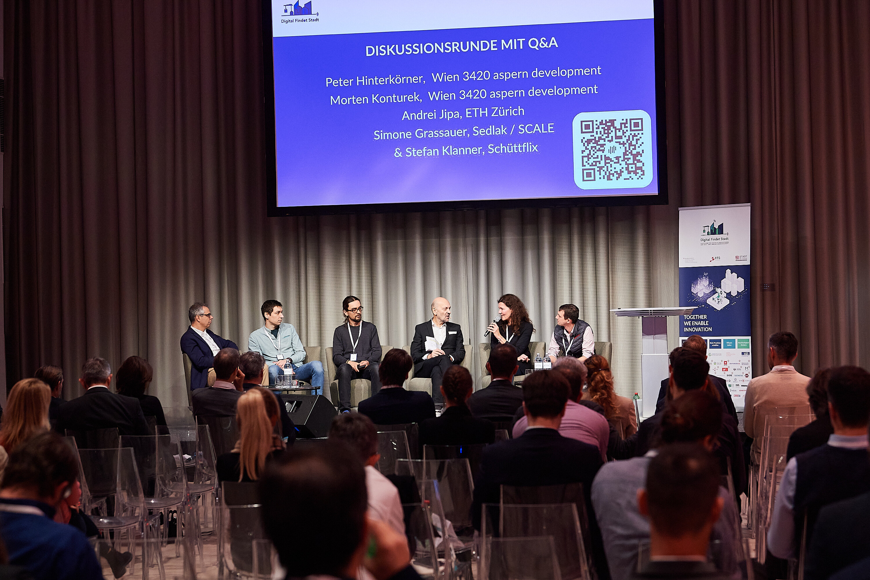 Podiumsdiskussion beim Innovationskongress 2023