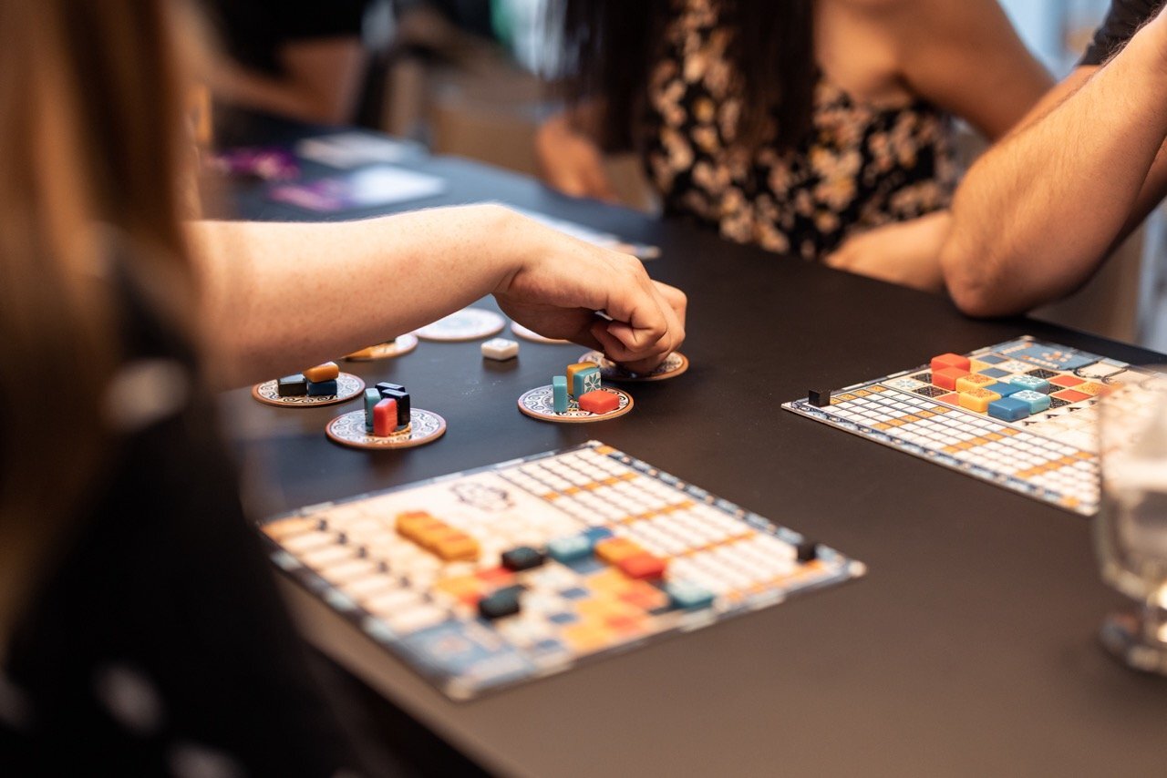 Initiativen-Vorhang auf für: Paradice