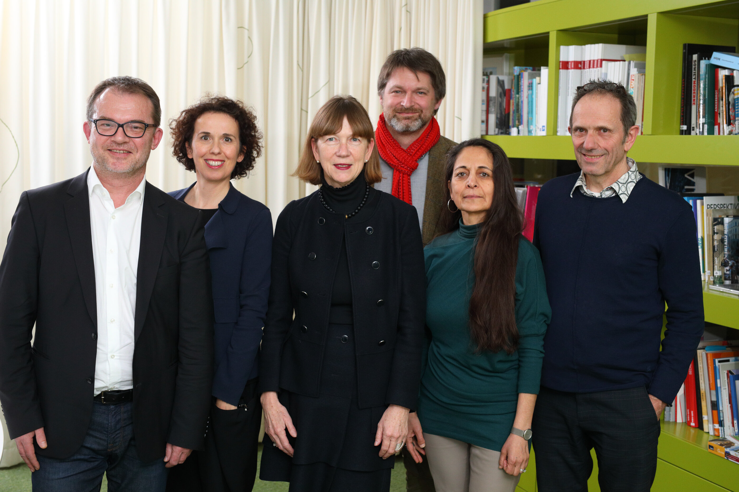 aspern Beirat mit neuen Mitgleidern: v.l.n.r.: Robert Lechner, Angelika Fitz, Christa Reicher, Oliver Schulze, Kinayeh Geiswinkler-Aziz, Stefan Rotzler