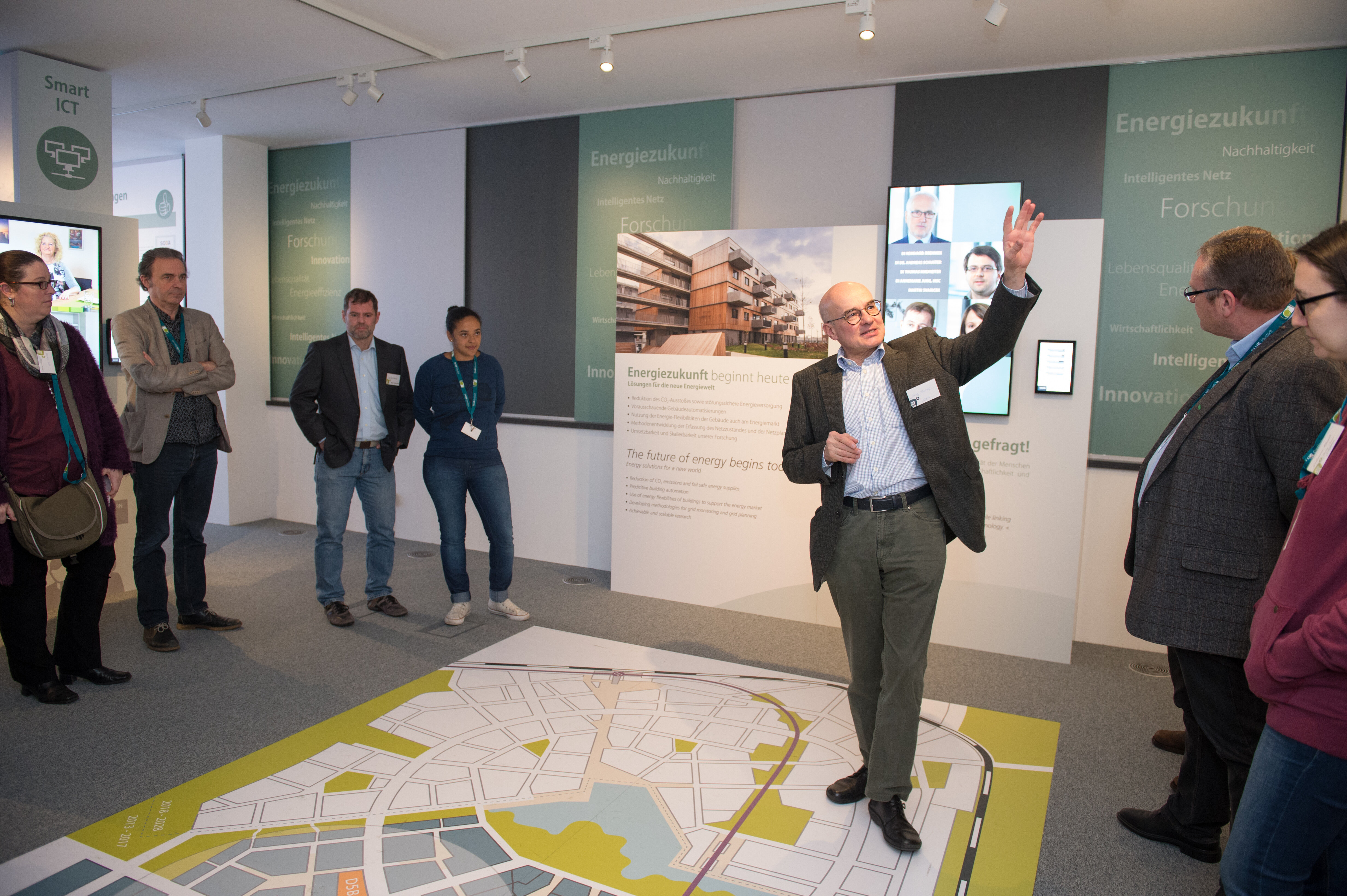 Gruppen-Führung durch das ASCR Demo Center