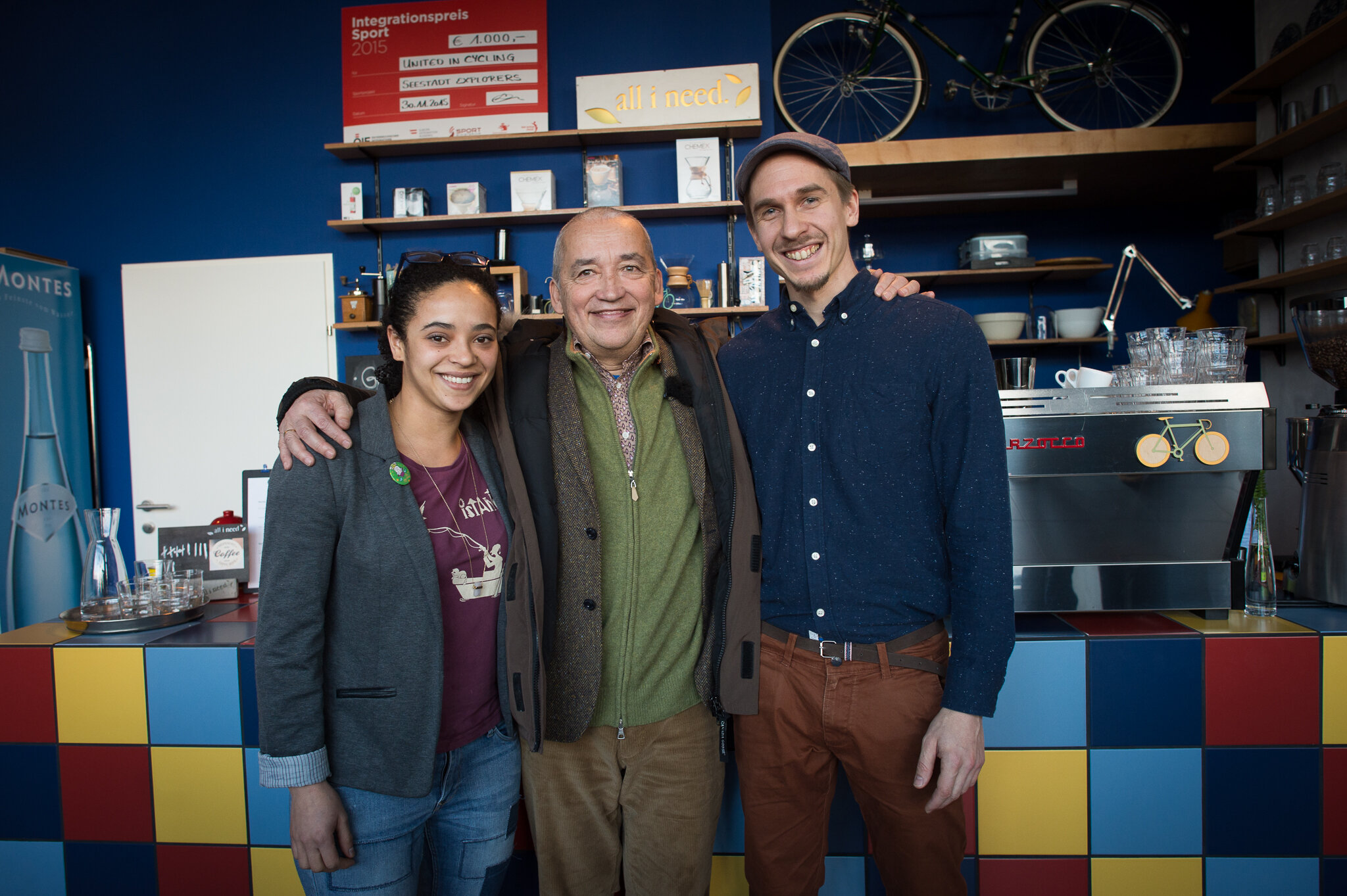 „Glücksminister“ Dr. Ha Vinh Tho zu Besuch im Fahrradcafé United in Cycling