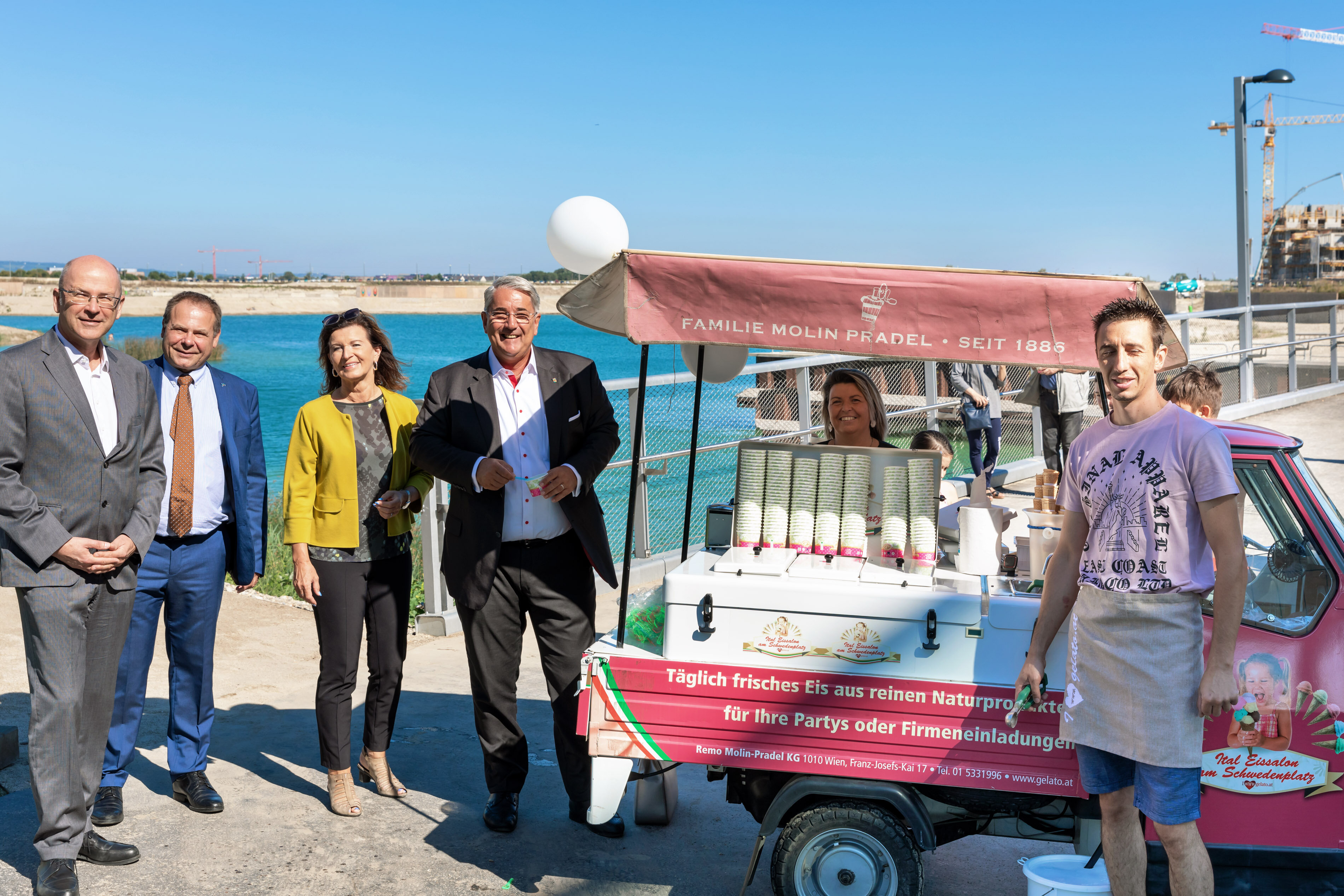 Die in der Seestadt ansässige Eismanufaktur Eissalon am Schwedenplatz sorgte für kühle Verköstigung vor Ort.