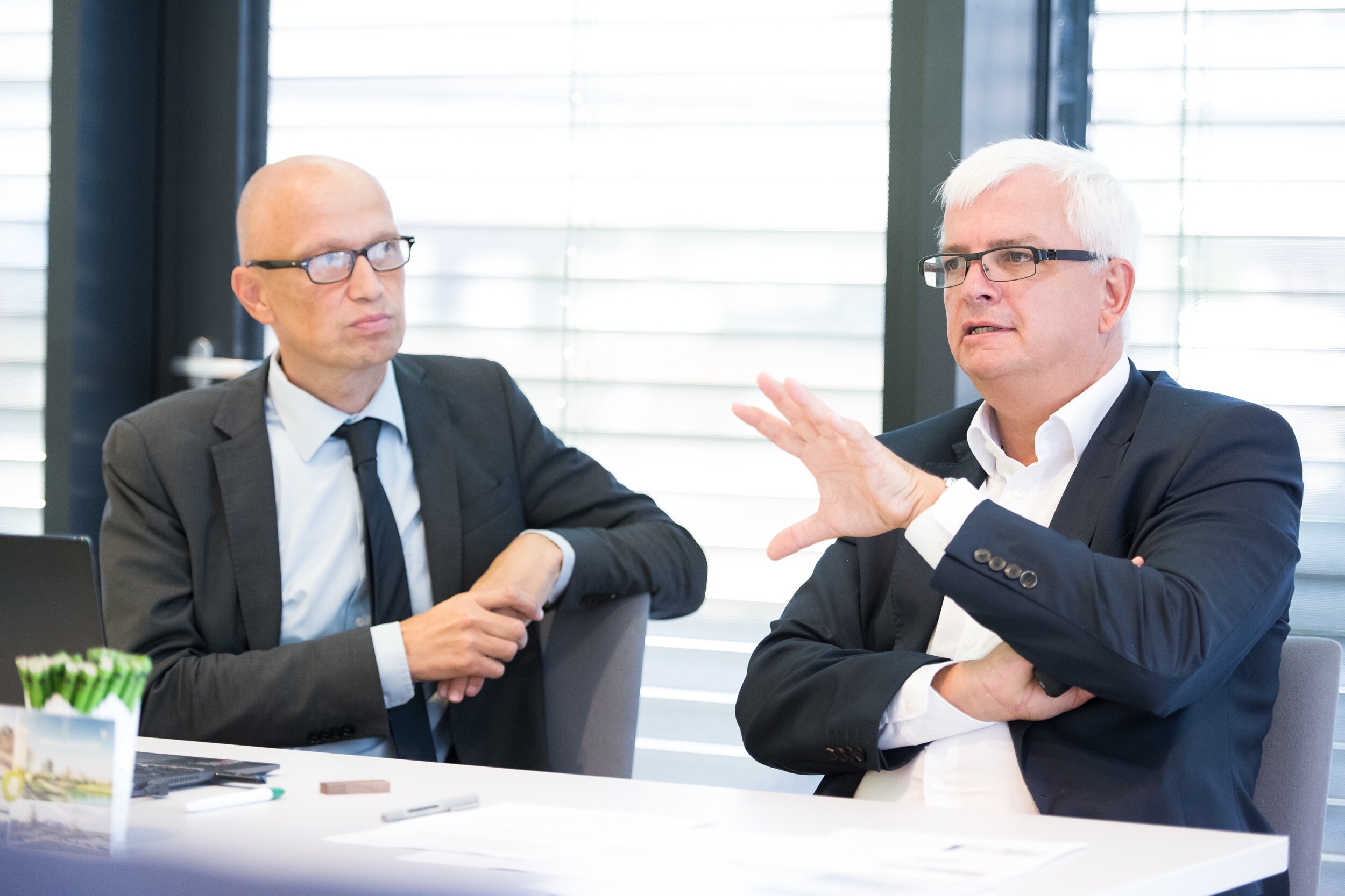 (v.l.) Alexander Kopecek (Vorstand Wien 3420 AG), Marcus Wild (CEO SES)
