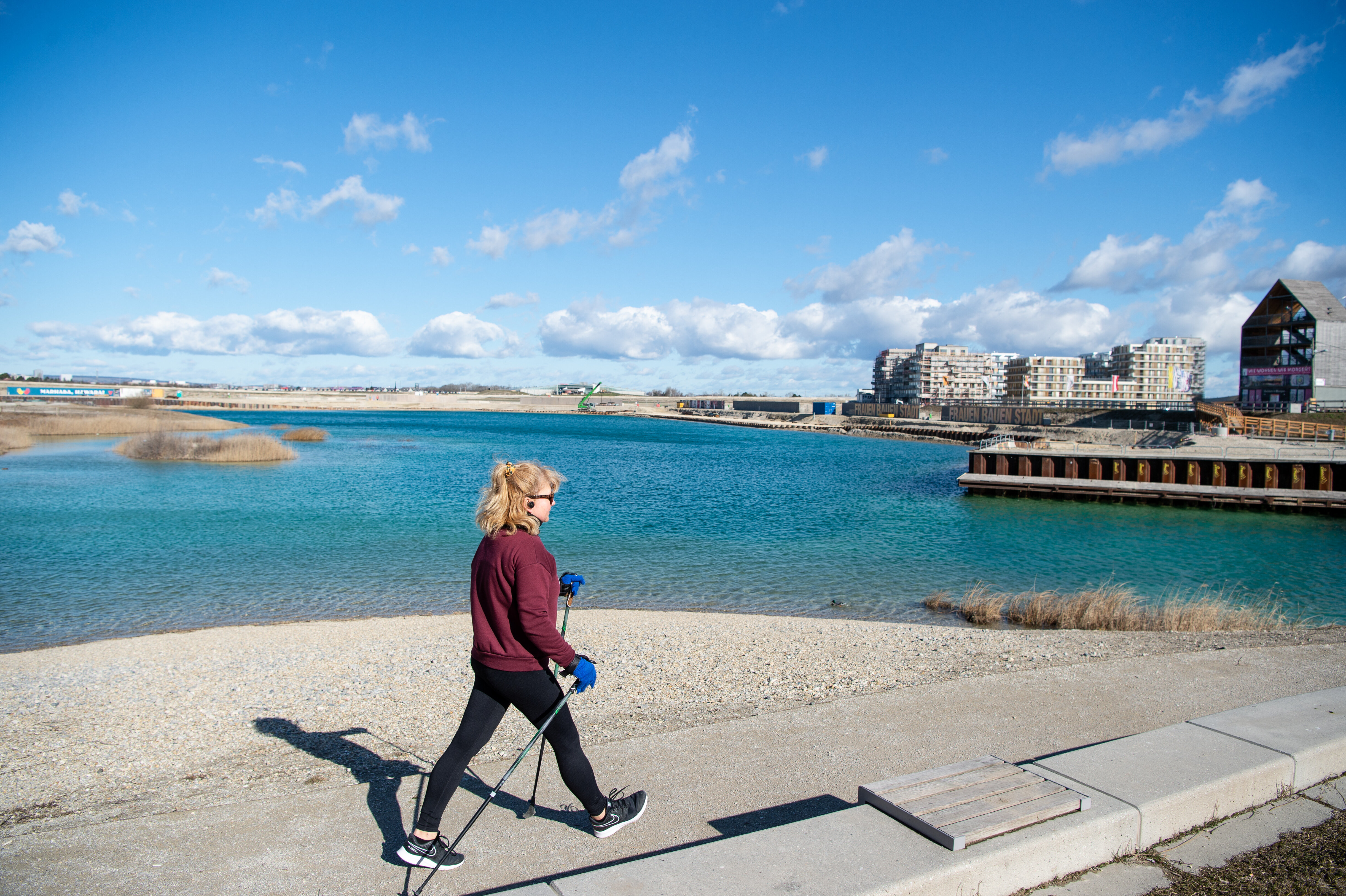 Bei „Walken mit Werten“ geht es nicht nur um Sport, auch gesellschaftspolitische Werte stehen im Mittelpunkt.