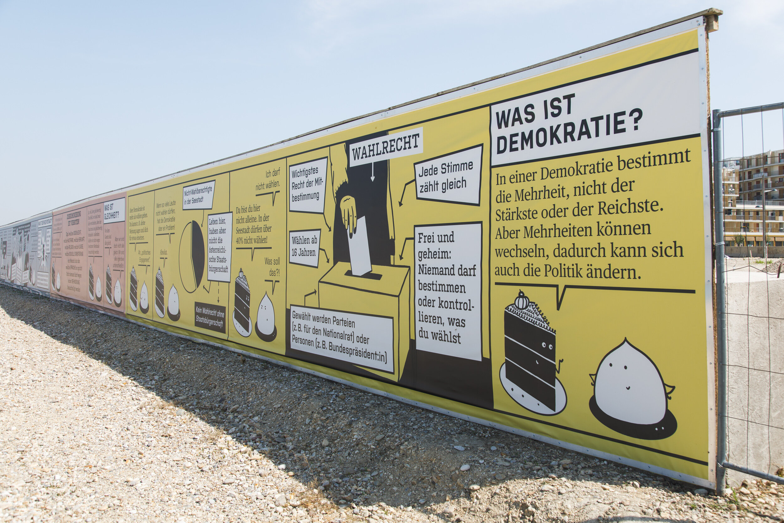 Mit witzigen Zeichnungen und prägnanten Texten werden Freiheit, Gleichheit, Demokratie und Rechtsstaat erklärt.