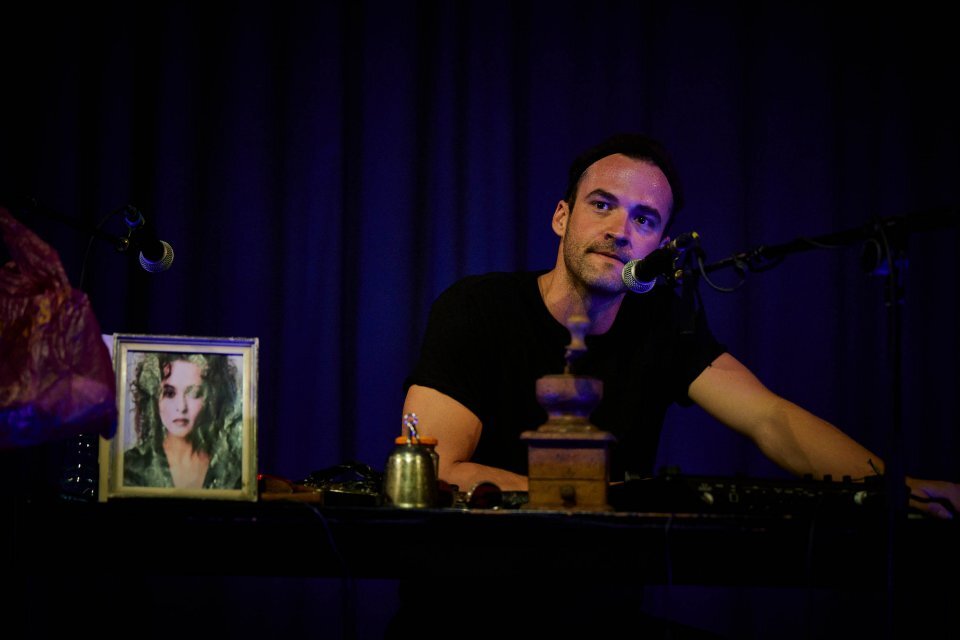 Das Volkstheater Wien bringt am 15.10. Mary Shelley's Schauerroman FRANKENSTEIN als Live-Hörspiel in die VHS Kulturgarage. 