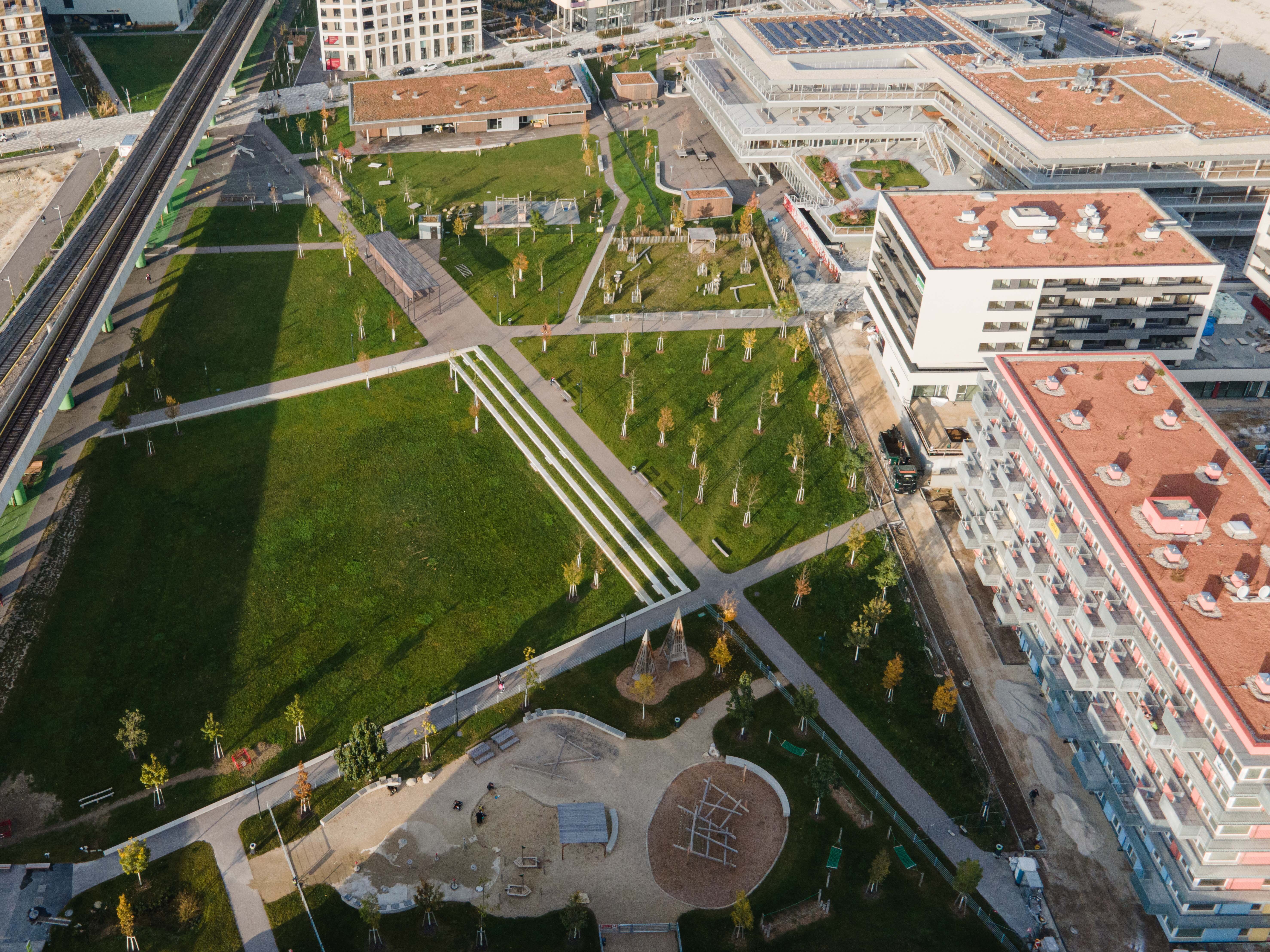 Das Architekturzentrum Wien und die Wien 3420 laden am 27. Juni zum Open-Air-Event „Park 'n' Play“ im Elinor-Ostrom-Park ein. 