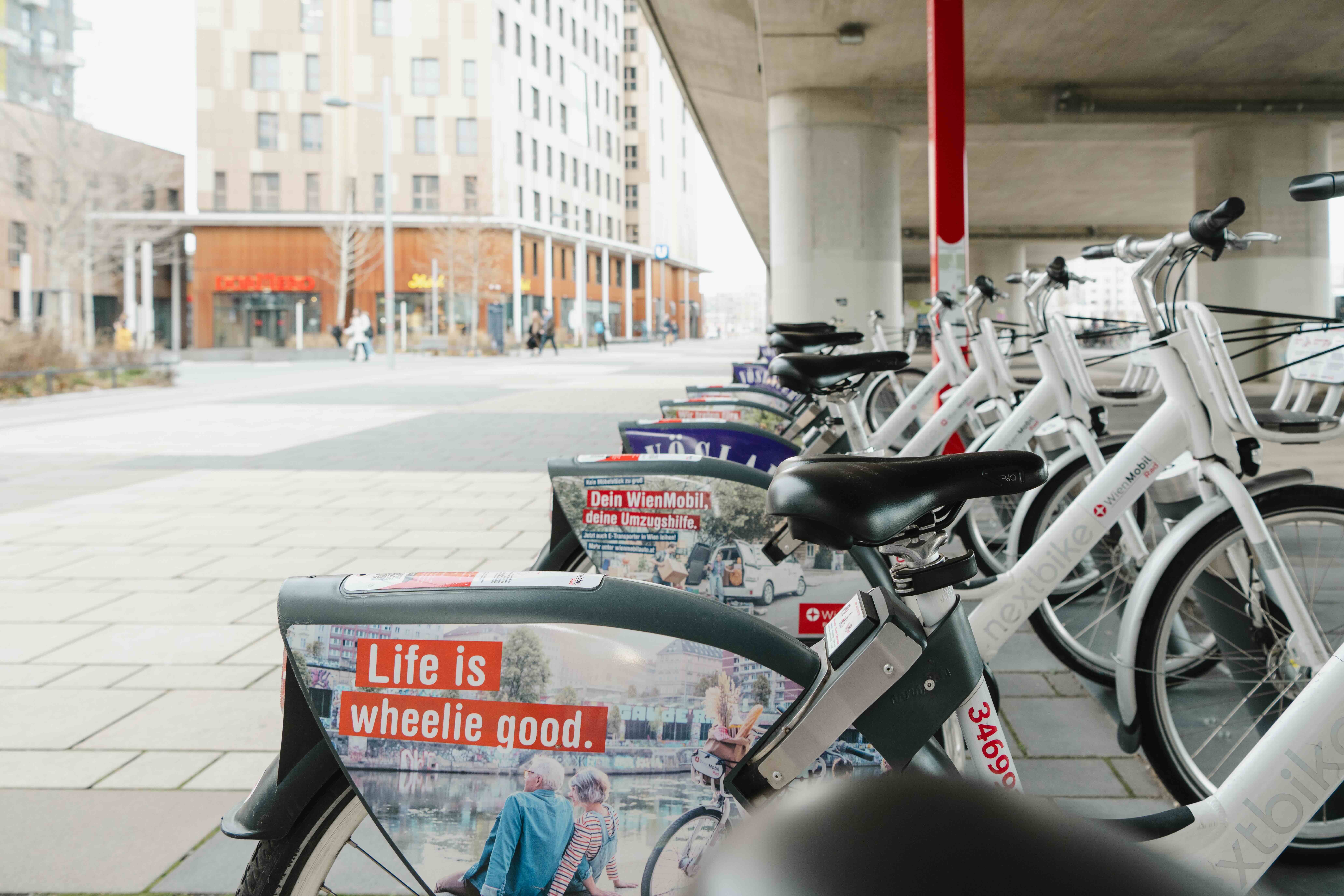 Im Frühjahr 2025 wird das Netz der WienMobil Rad-Stationen in der Seestadt auf acht Standorte erweitert.