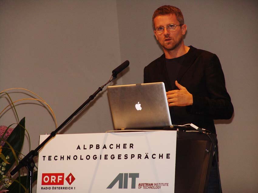 ex.alp: technology versus soft facts