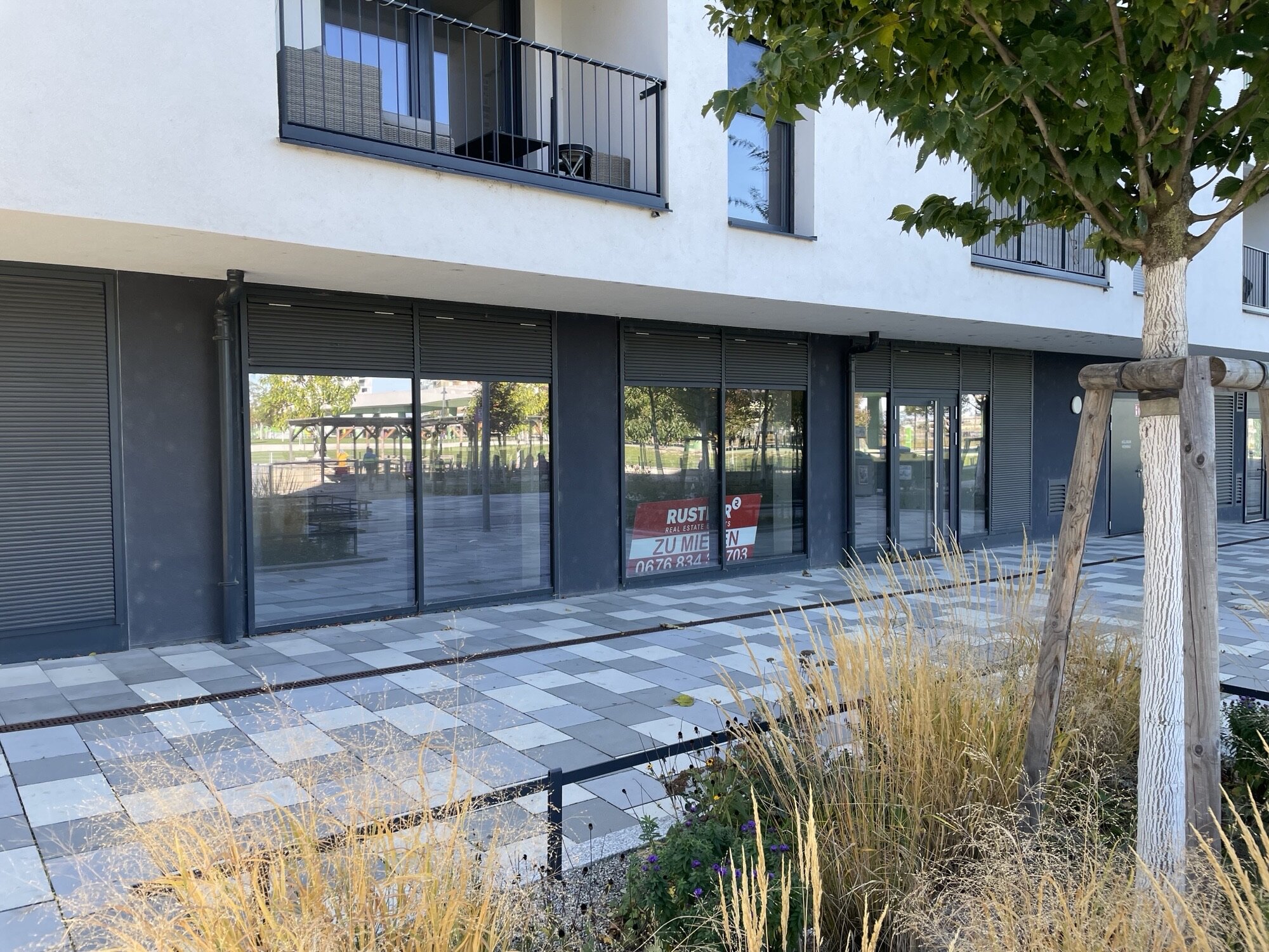 Geschäftslokal EG 148m² UG Lager 46m²