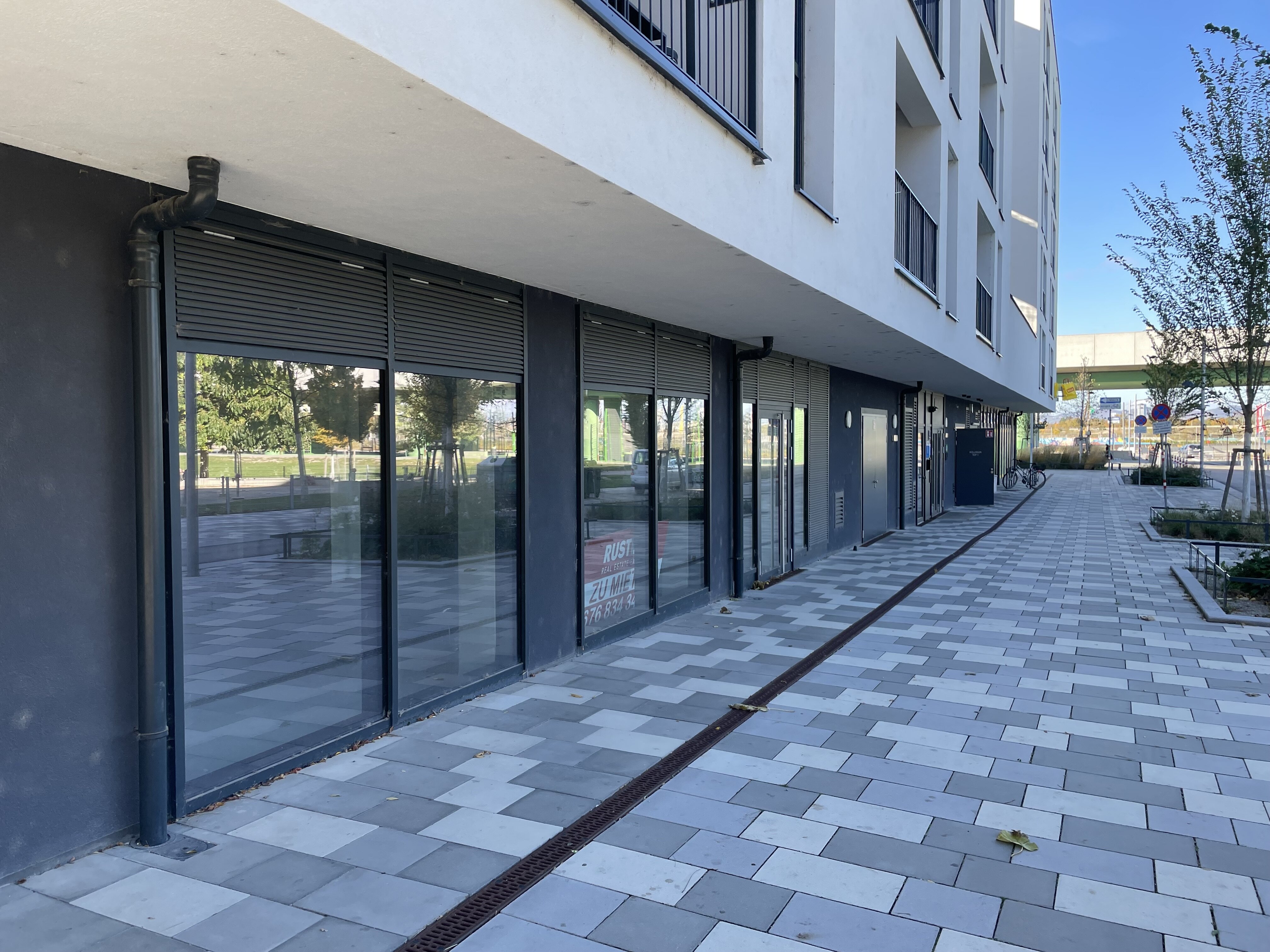 Geschäftslokal EG 148m² UG Lager 46m²