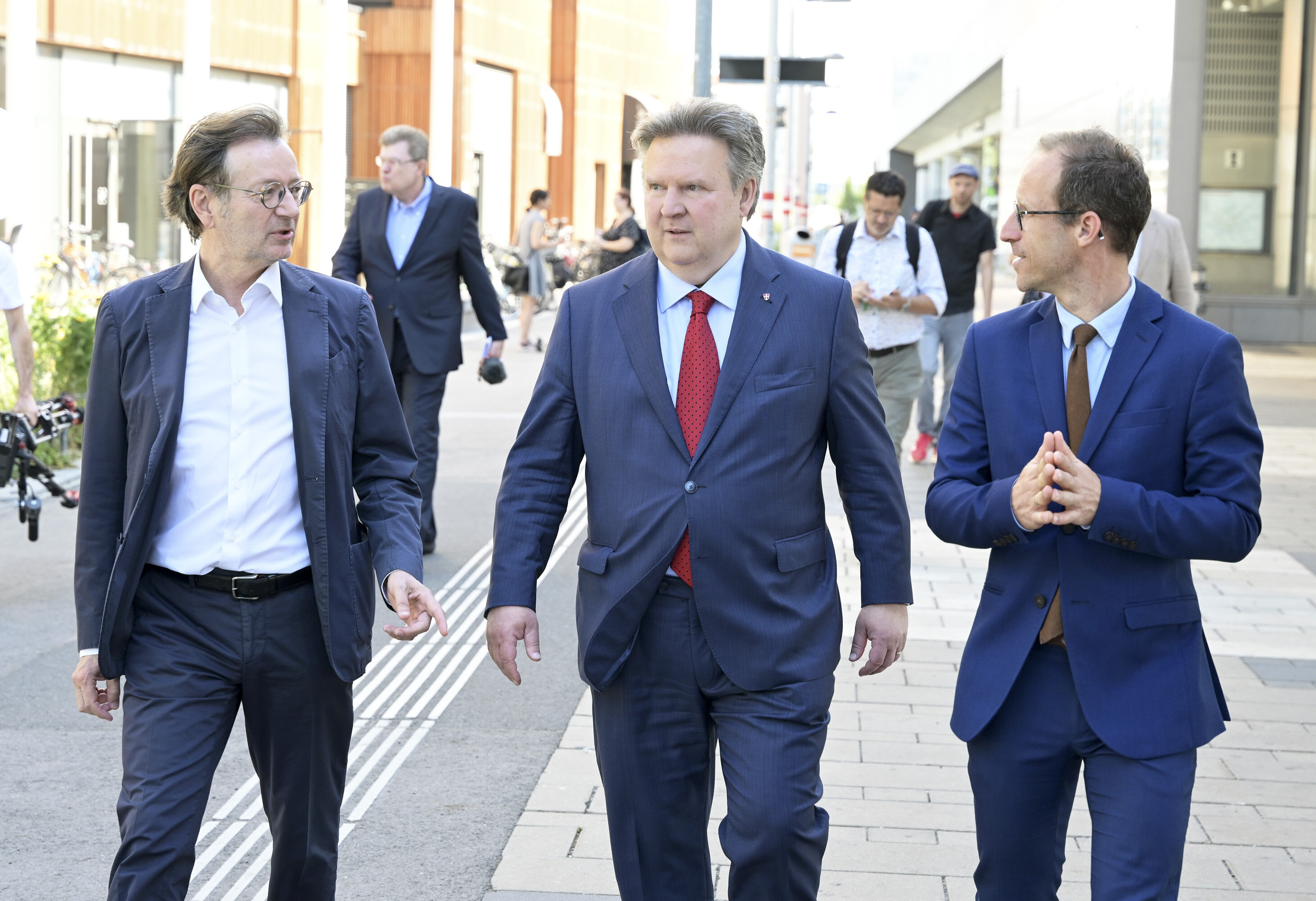 Gruppenbild beim World Cities Summit Mayors Forum 2025