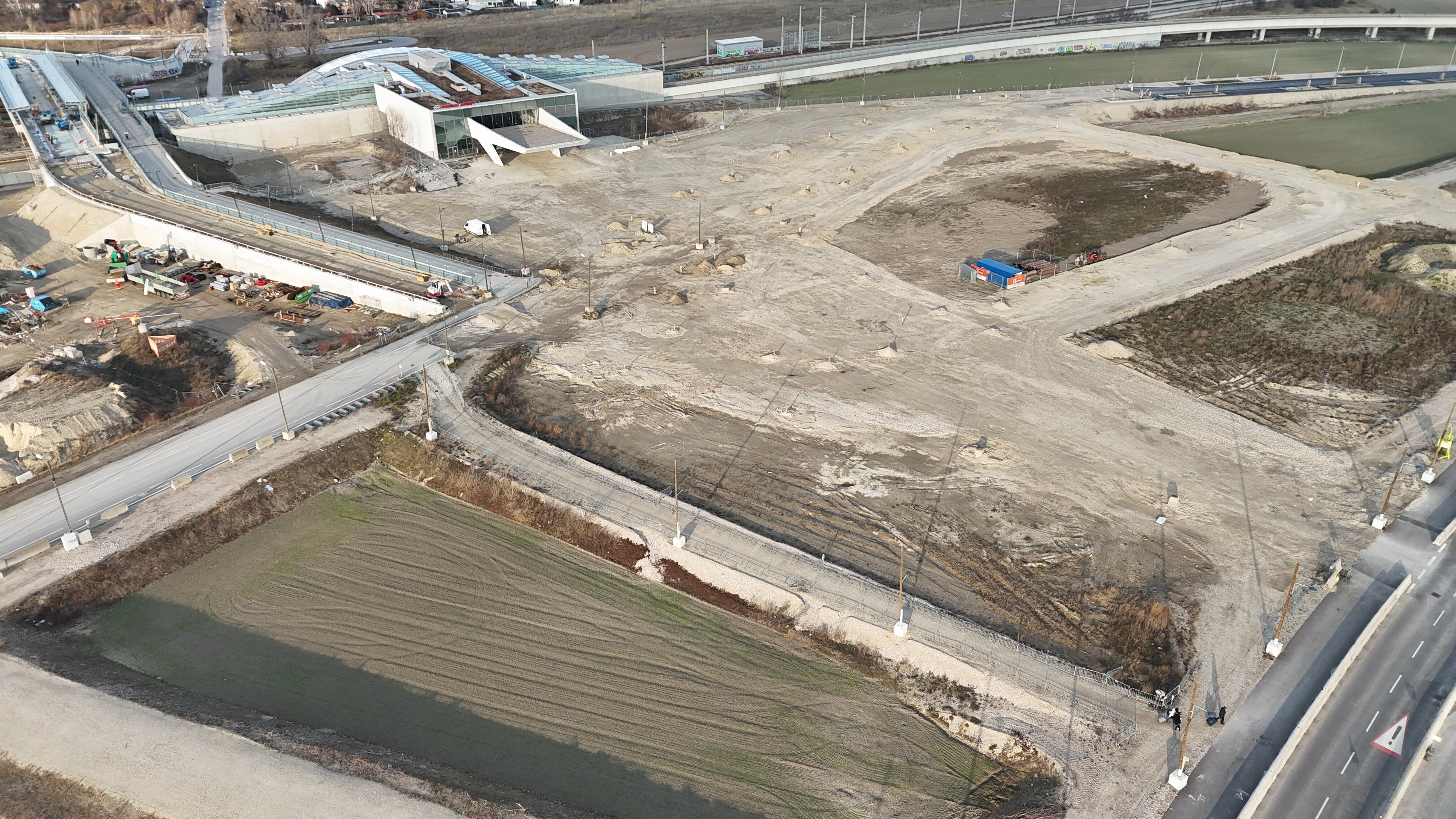 Gleisbauarbeiten aus der Vogelperspektive für die Straßenbahnlinie 27.