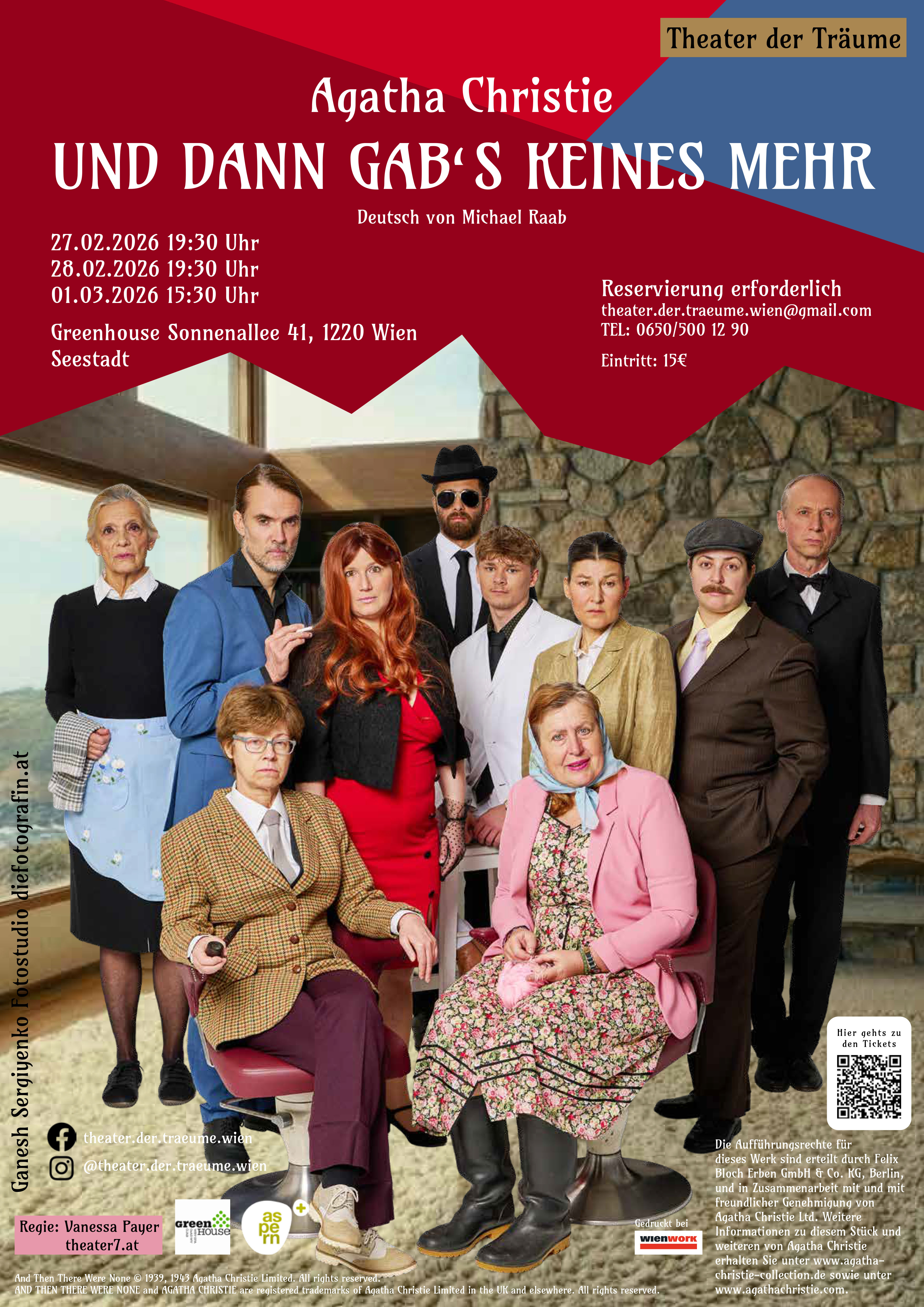 Plakat zum Stück "Und dann gab's keines mehr", die Schauspielerinnen und Schauspieler stehen als Gruppe in einem Raum mit Kamin, darüber die Informationen und Daten zu den Aufführungen