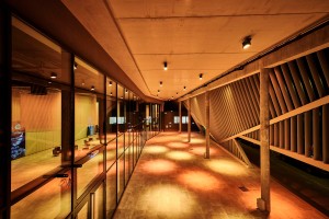 Die Eventhalle ARIANA wurde für außergewöhnliche Designlösungen in den Bereichen Architektur, Innenarchitektur, Produktdesign, Holz, Tourismus und Mode ausgezeichnet.