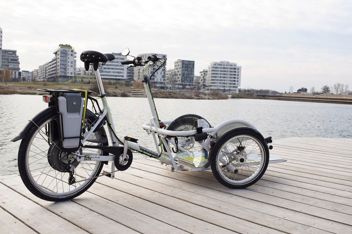 neues Rollstuhl-Fahrrad in aspern Seestadt