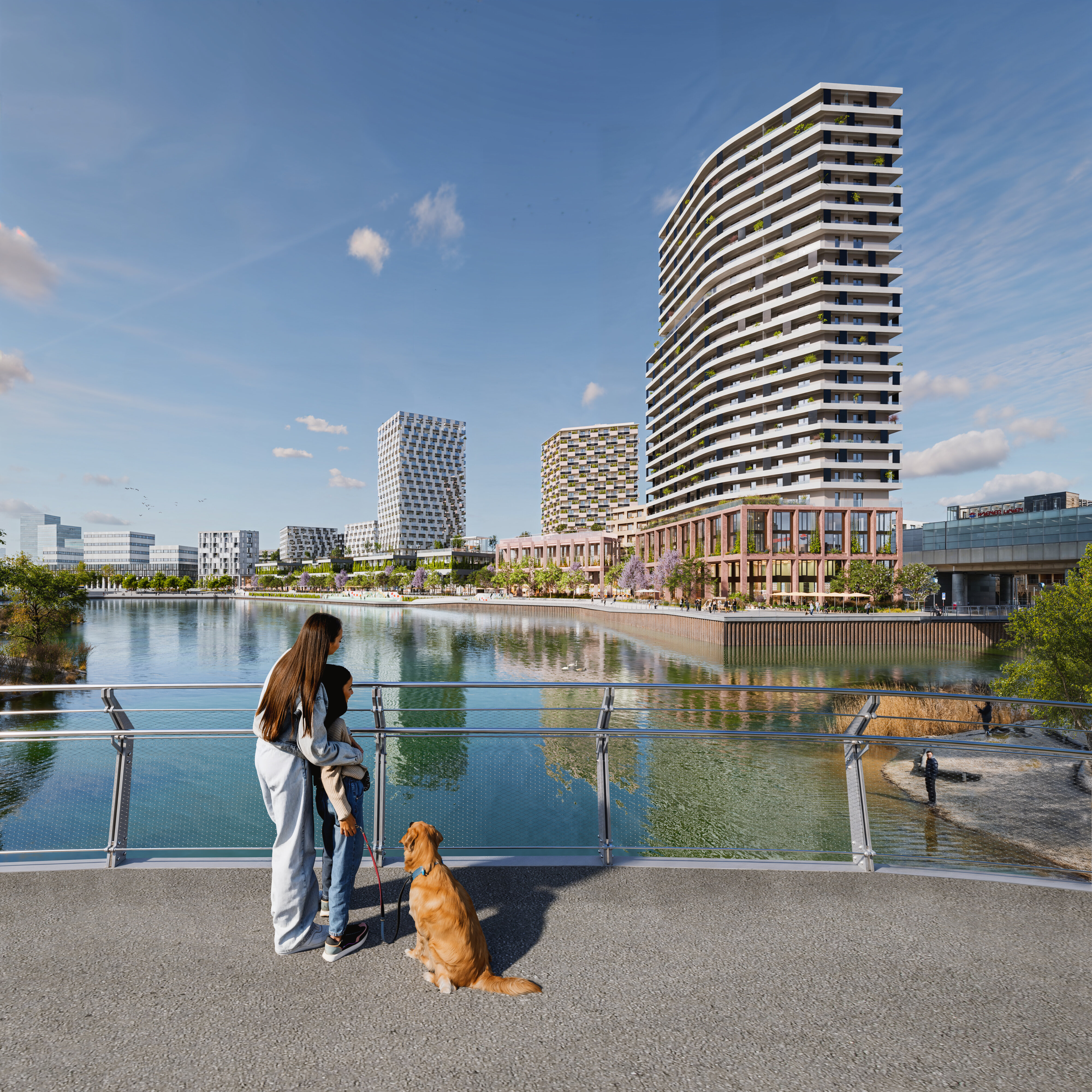 Frau mit Kind und Hund auf Brücke vor Seestädter Waterfront